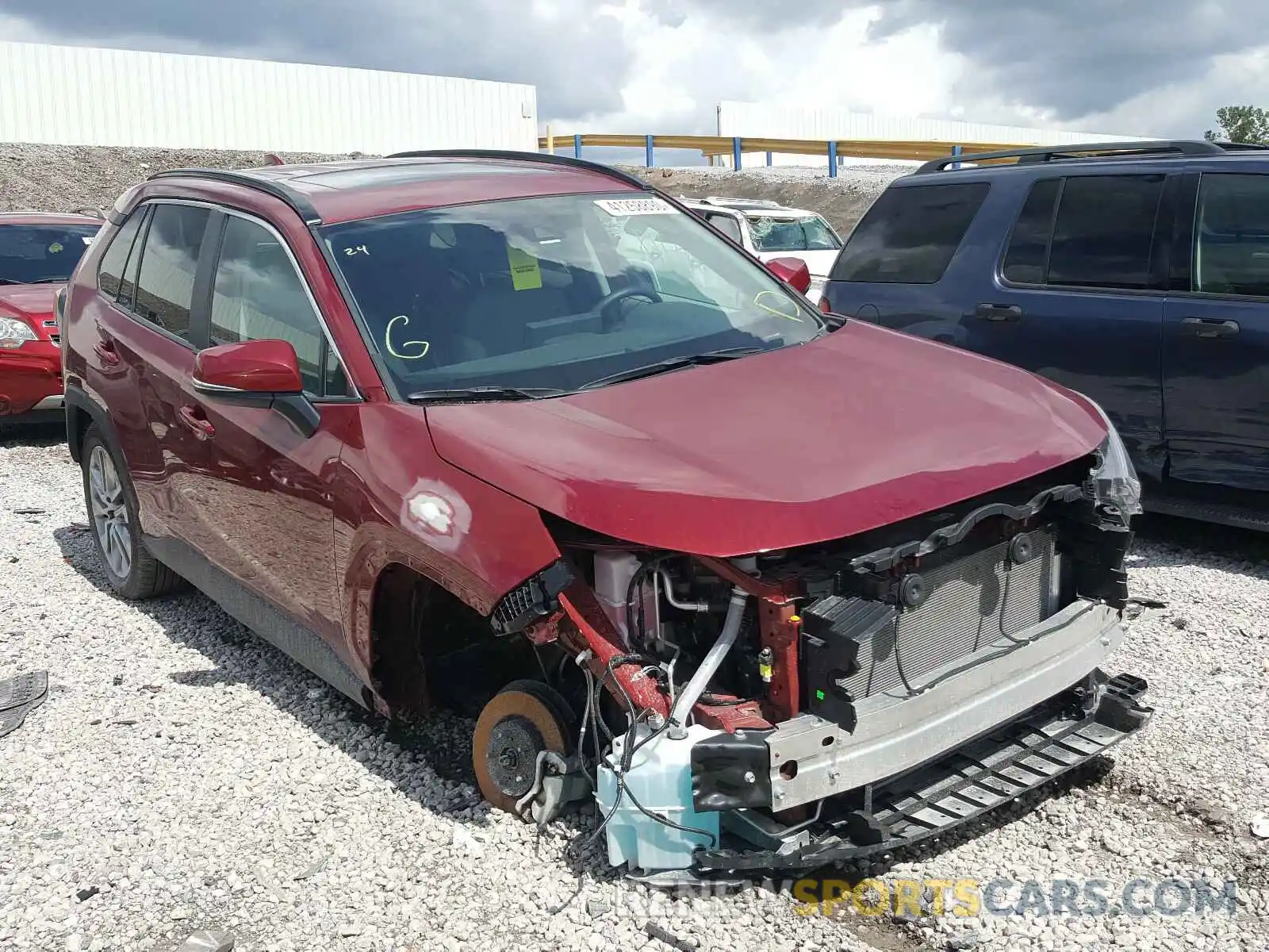 1 Photograph of a damaged car 2T3C1RFV1KW050955 TOYOTA RAV4 2019