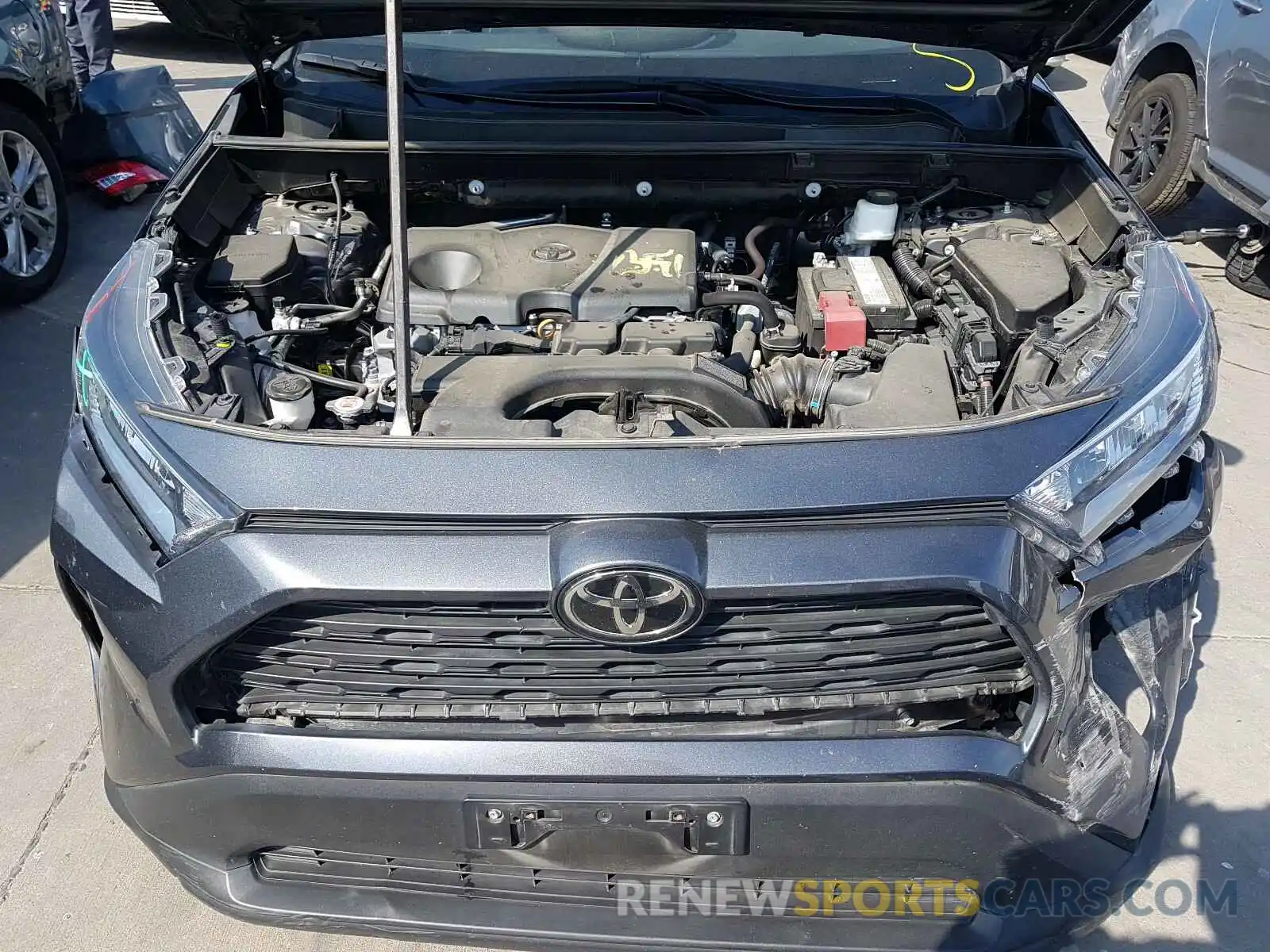 7 Photograph of a damaged car 2T3C1RFV2KC001295 TOYOTA RAV4 2019