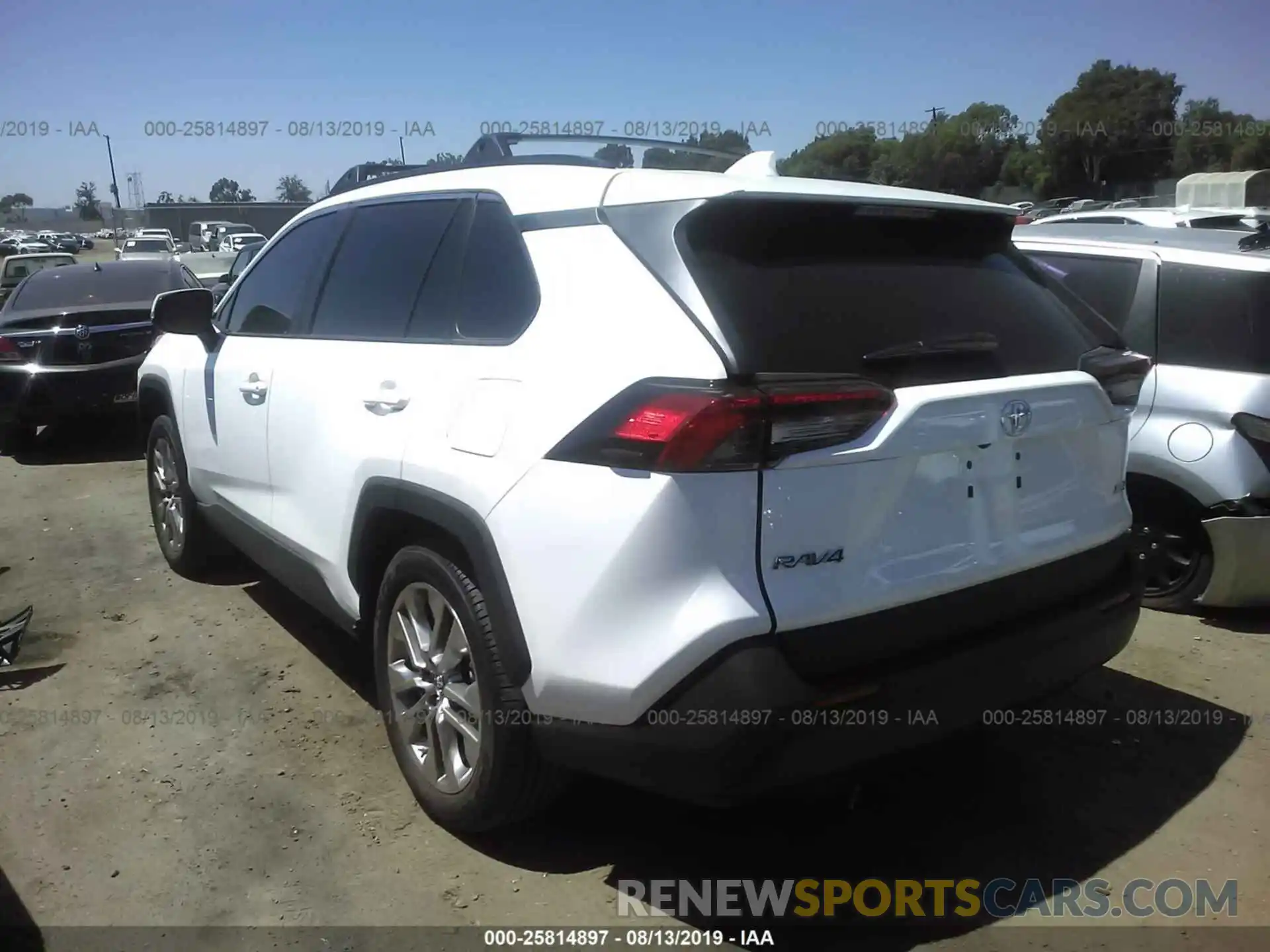 3 Photograph of a damaged car 2T3C1RFV2KC001894 TOYOTA RAV4 2019