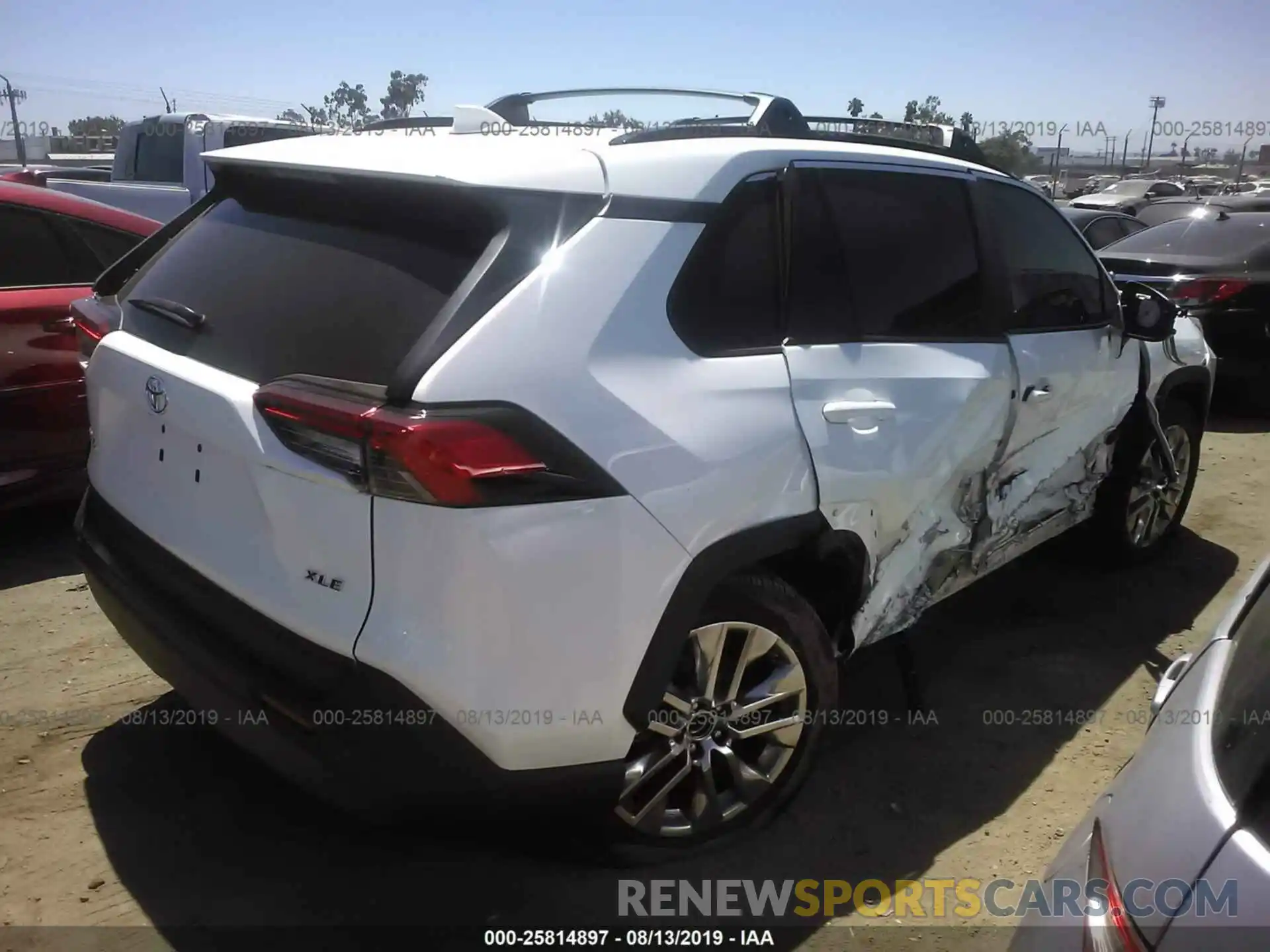 4 Photograph of a damaged car 2T3C1RFV2KC001894 TOYOTA RAV4 2019