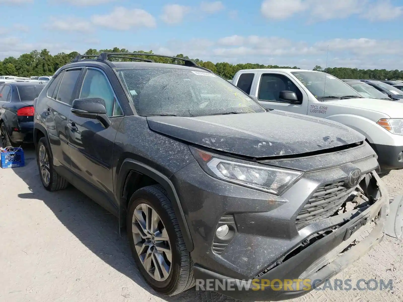 1 Photograph of a damaged car 2T3C1RFV2KC005735 TOYOTA RAV4 2019