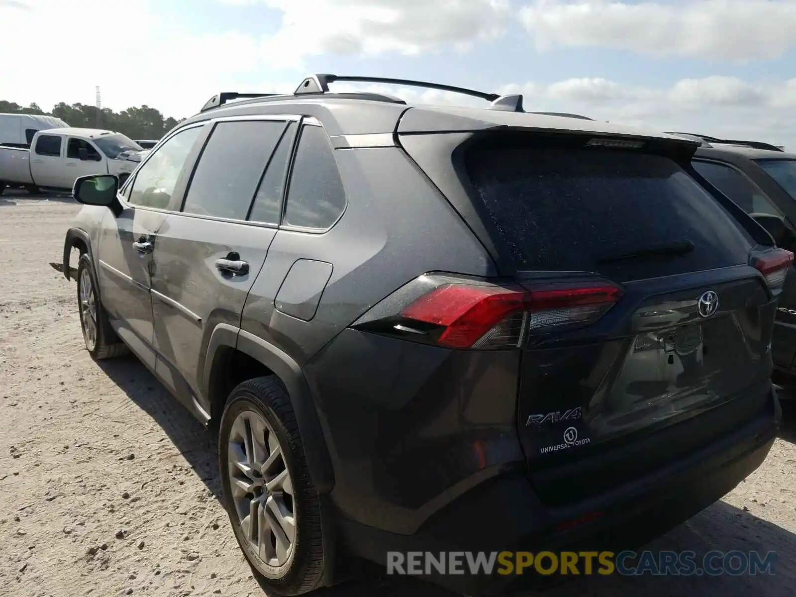 3 Photograph of a damaged car 2T3C1RFV2KC005735 TOYOTA RAV4 2019