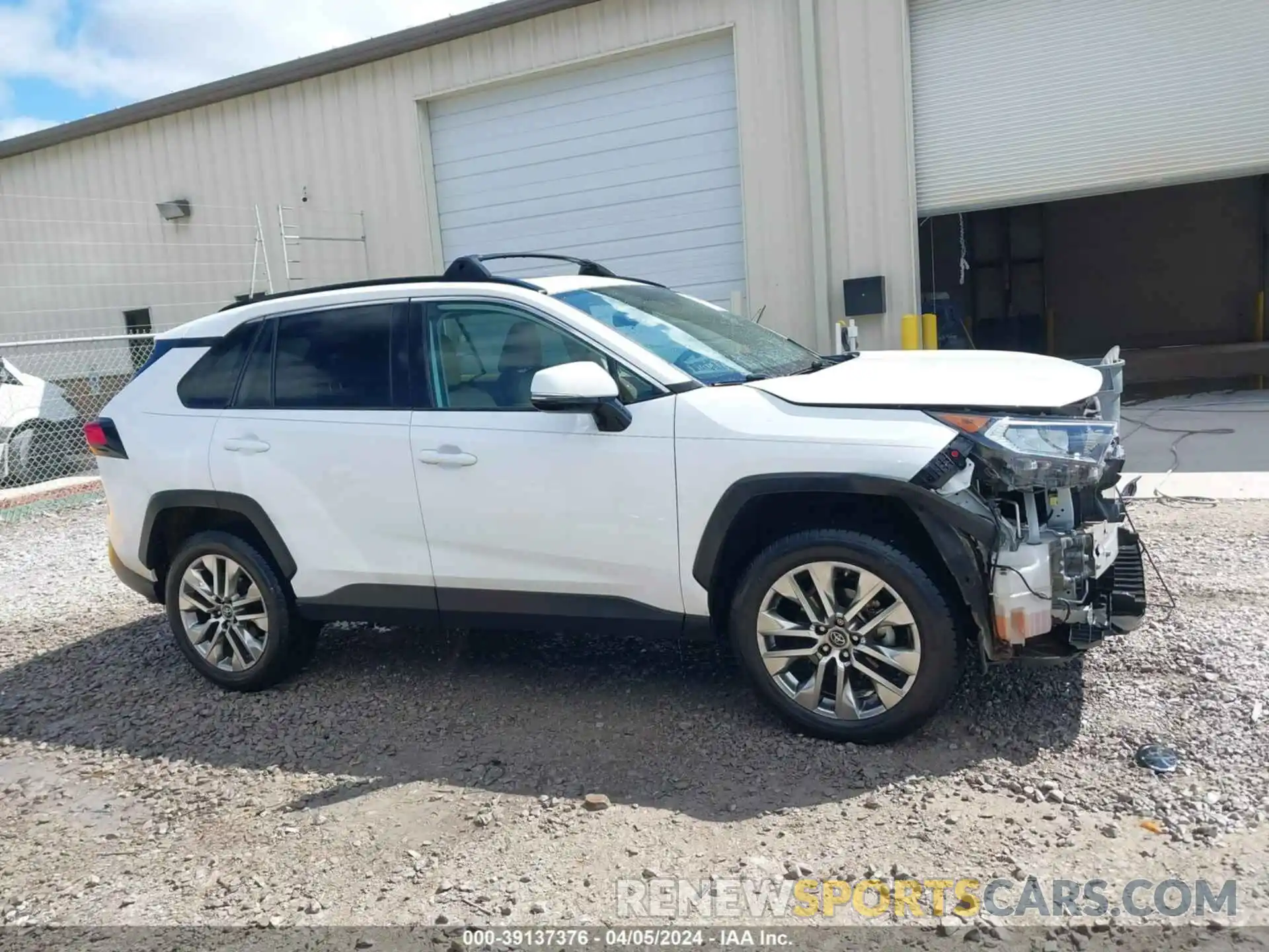 14 Photograph of a damaged car 2T3C1RFV2KC018307 TOYOTA RAV4 2019