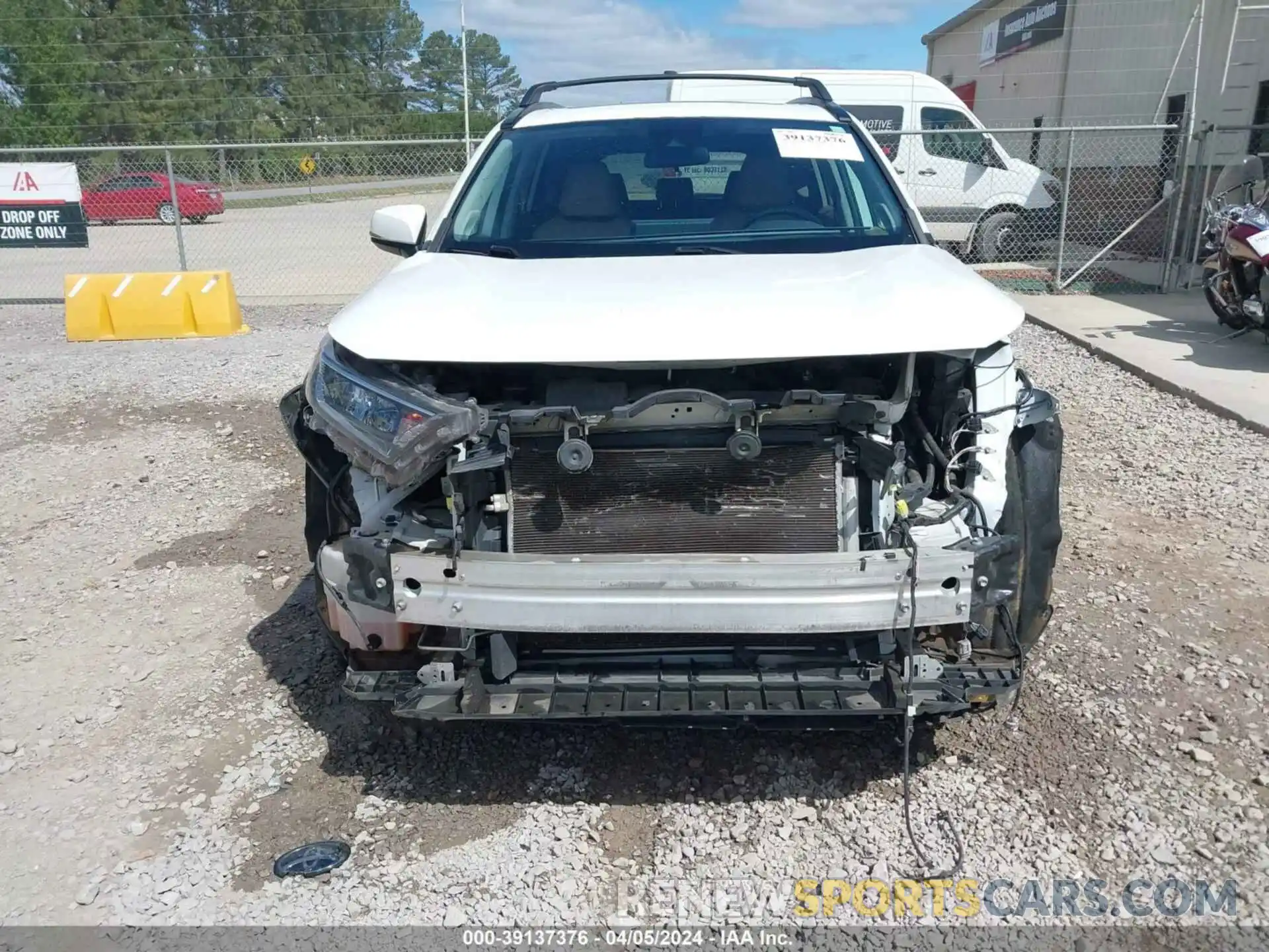 6 Photograph of a damaged car 2T3C1RFV2KC018307 TOYOTA RAV4 2019