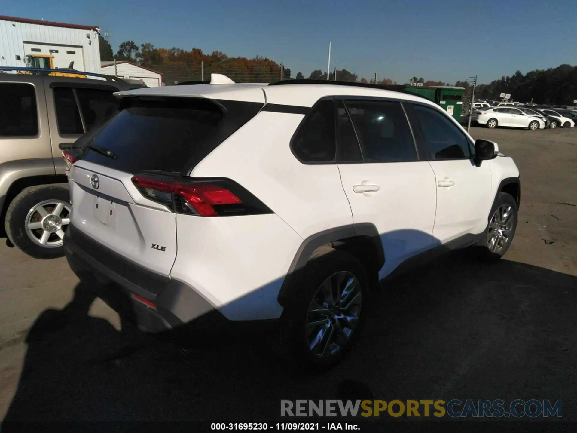 4 Photograph of a damaged car 2T3C1RFV2KC018579 TOYOTA RAV4 2019