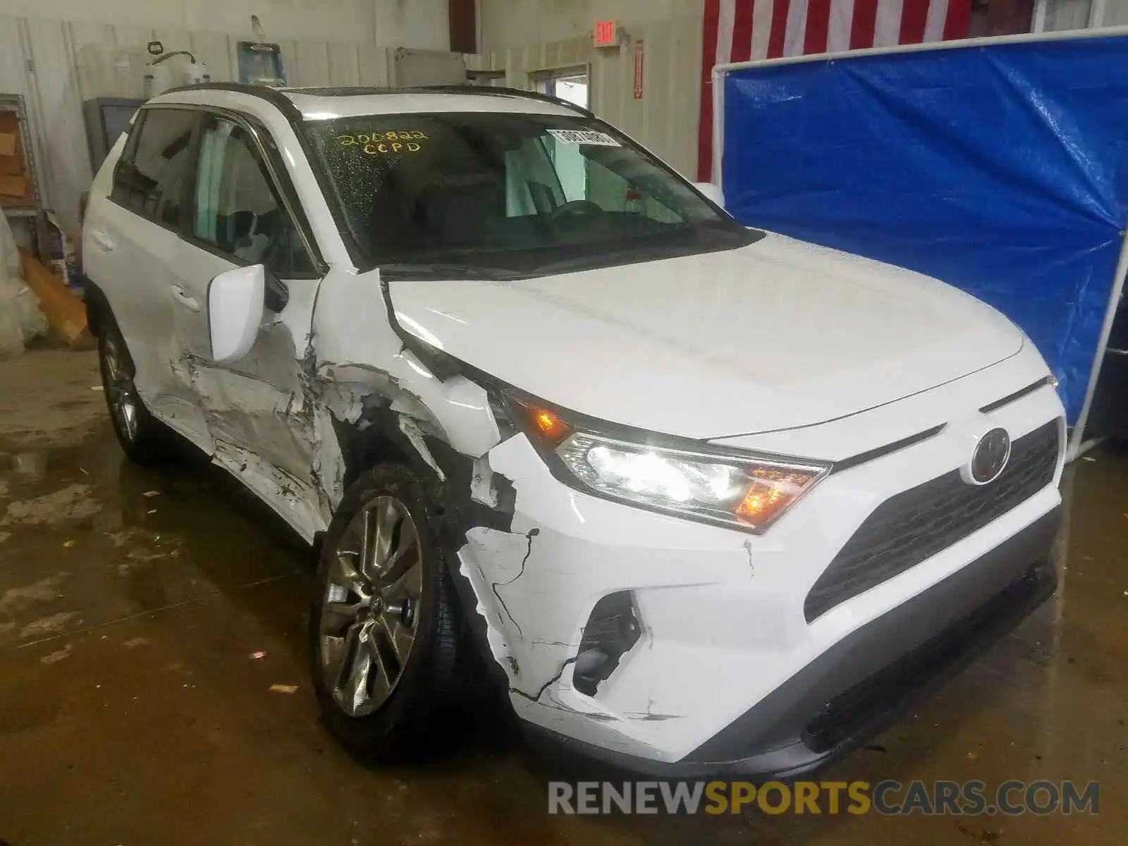 1 Photograph of a damaged car 2T3C1RFV2KC020395 TOYOTA RAV4 2019