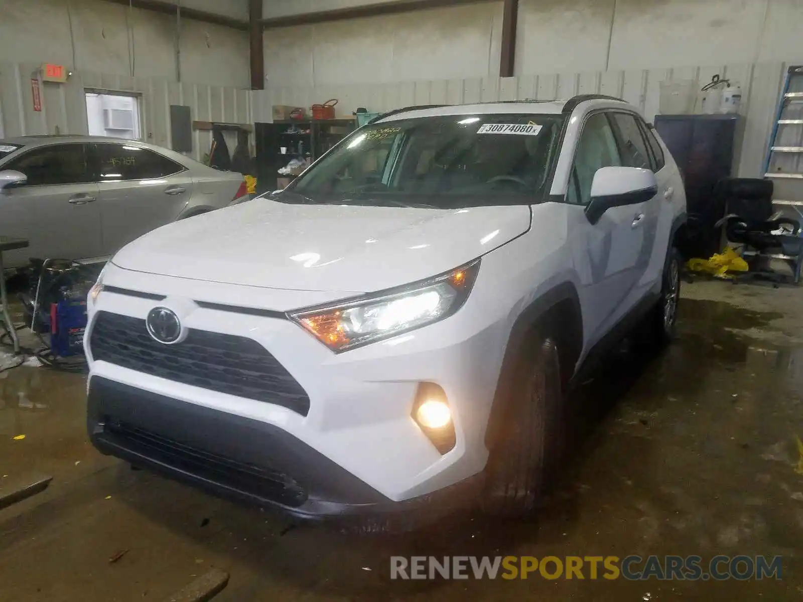 2 Photograph of a damaged car 2T3C1RFV2KC020395 TOYOTA RAV4 2019