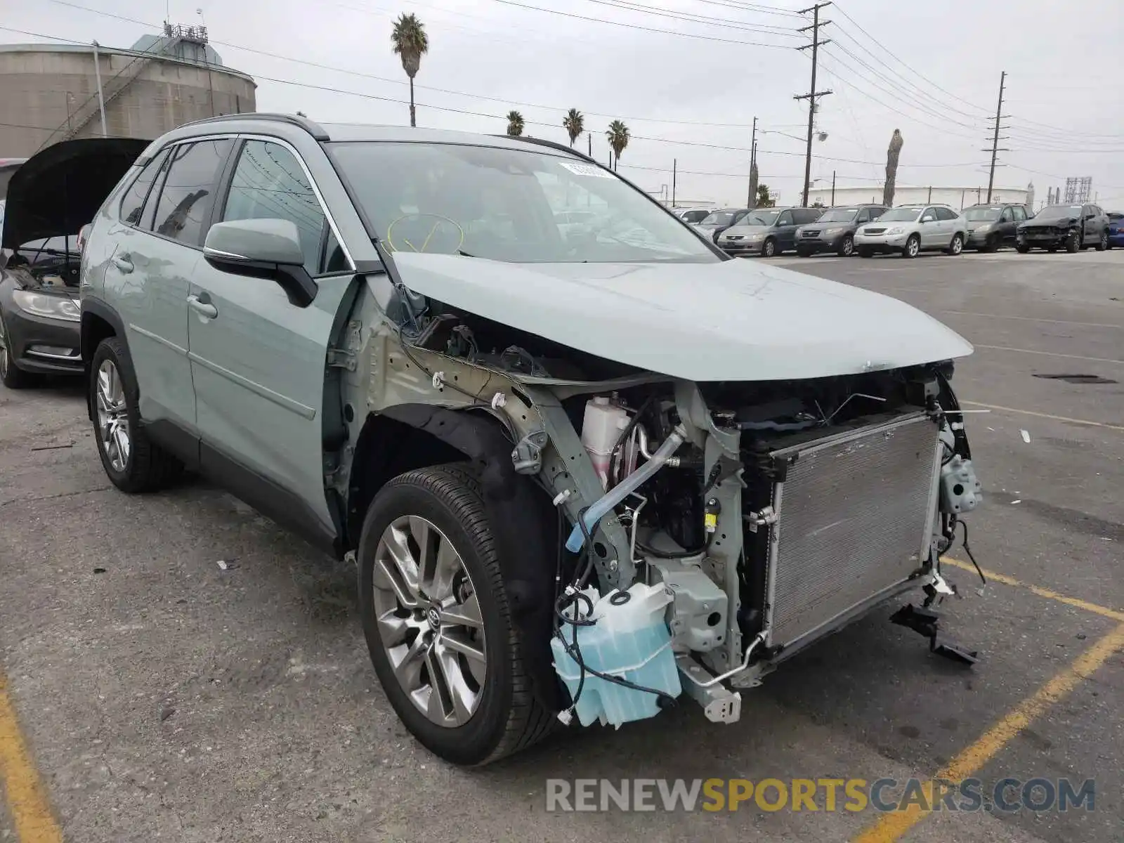 1 Photograph of a damaged car 2T3C1RFV2KC020669 TOYOTA RAV4 2019