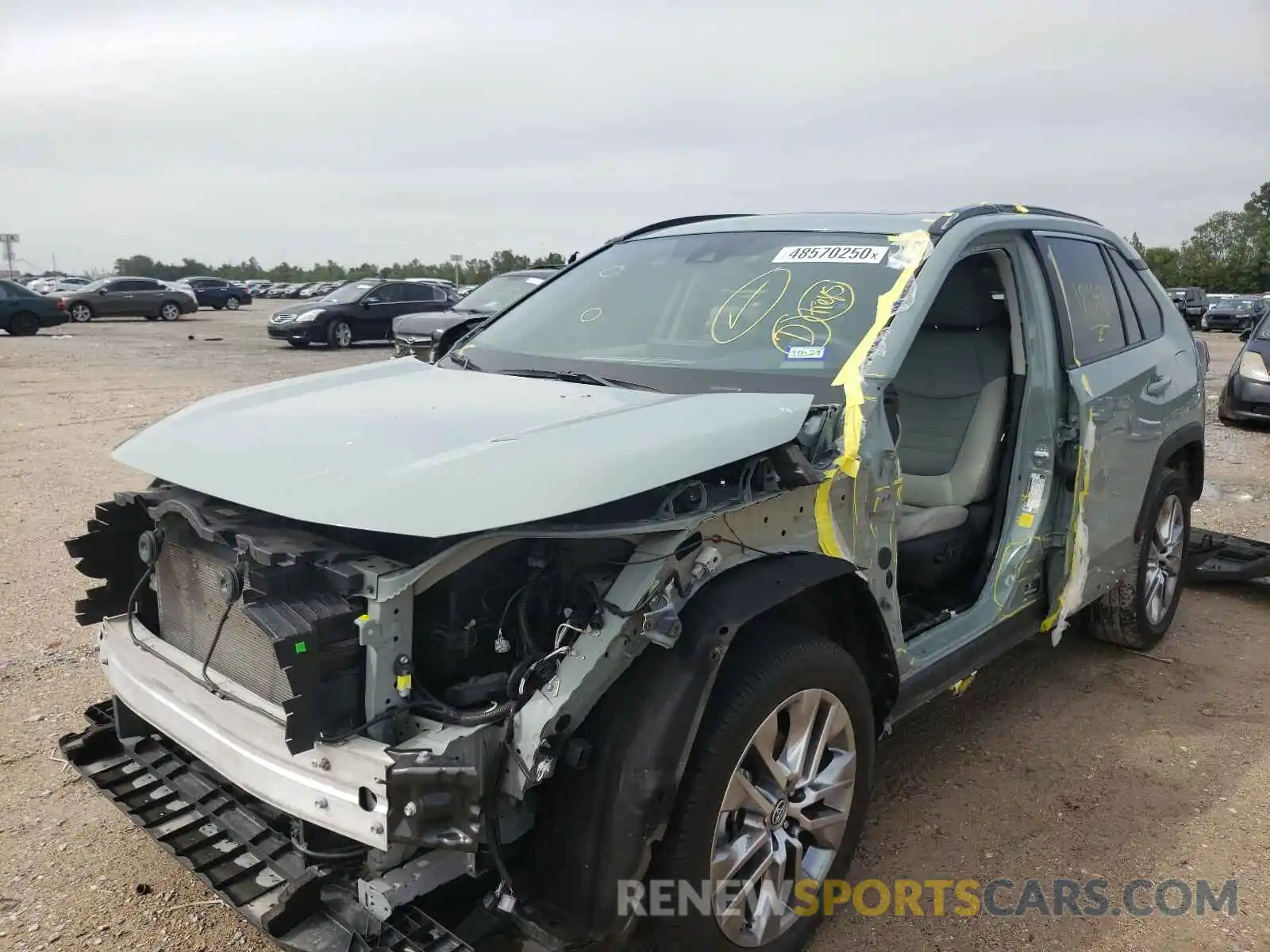 2 Photograph of a damaged car 2T3C1RFV2KC028321 TOYOTA RAV4 2019