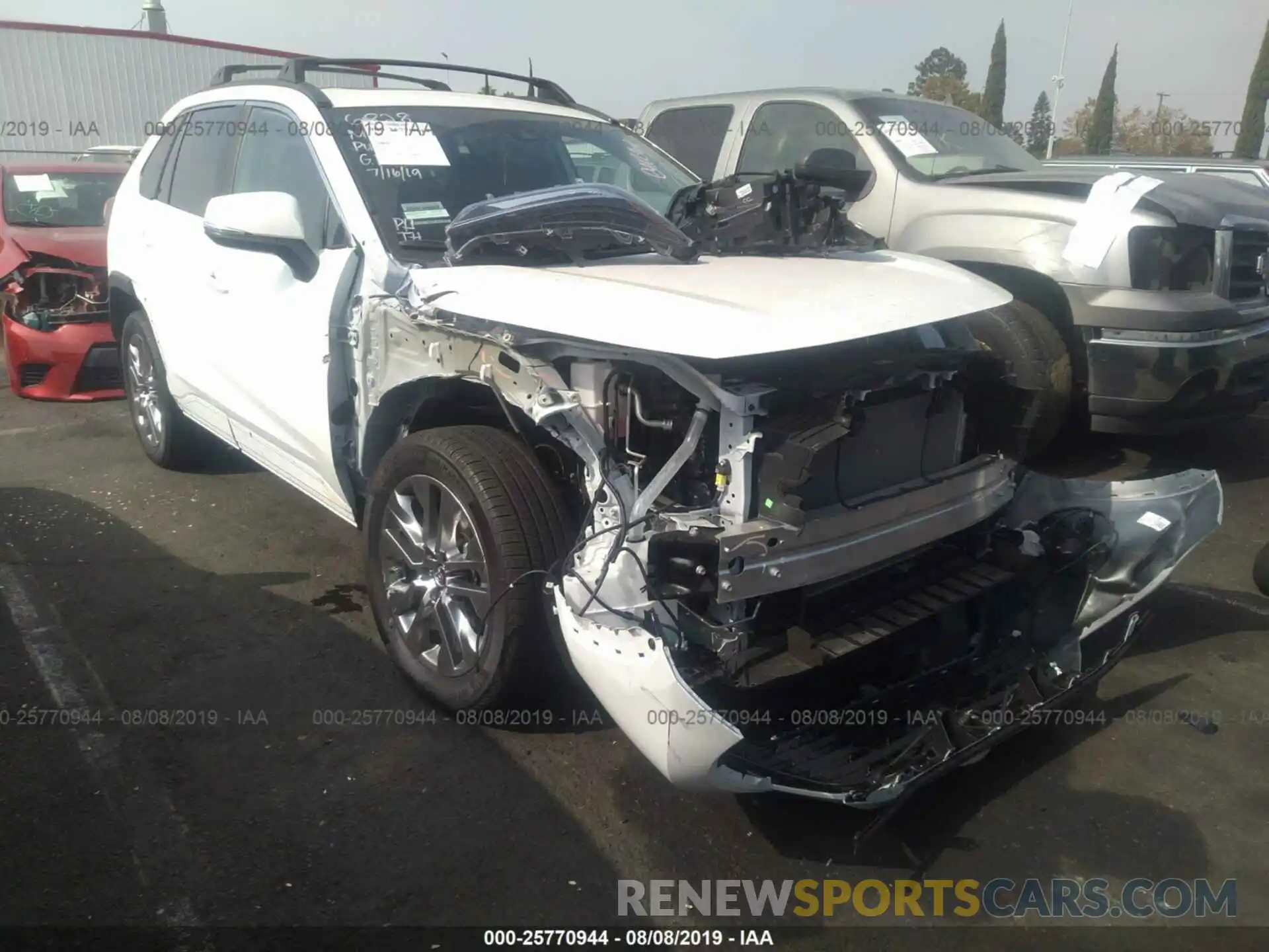 1 Photograph of a damaged car 2T3C1RFV2KW010562 TOYOTA RAV4 2019