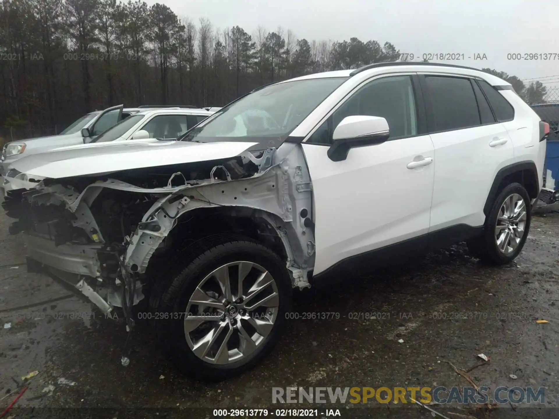 2 Photograph of a damaged car 2T3C1RFV2KW017995 TOYOTA RAV4 2019