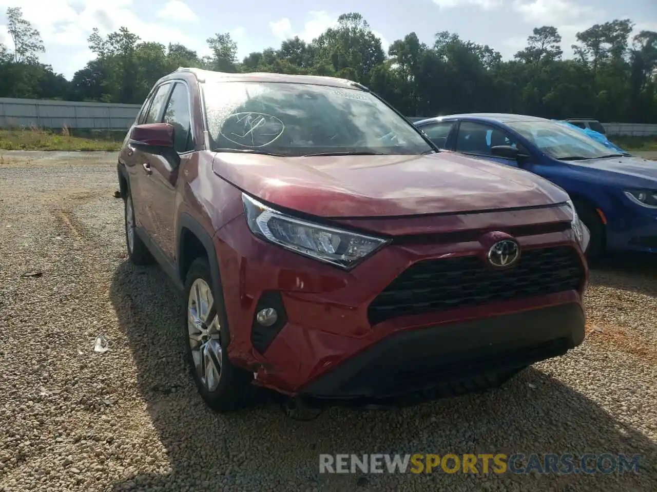 1 Photograph of a damaged car 2T3C1RFV2KW030777 TOYOTA RAV4 2019