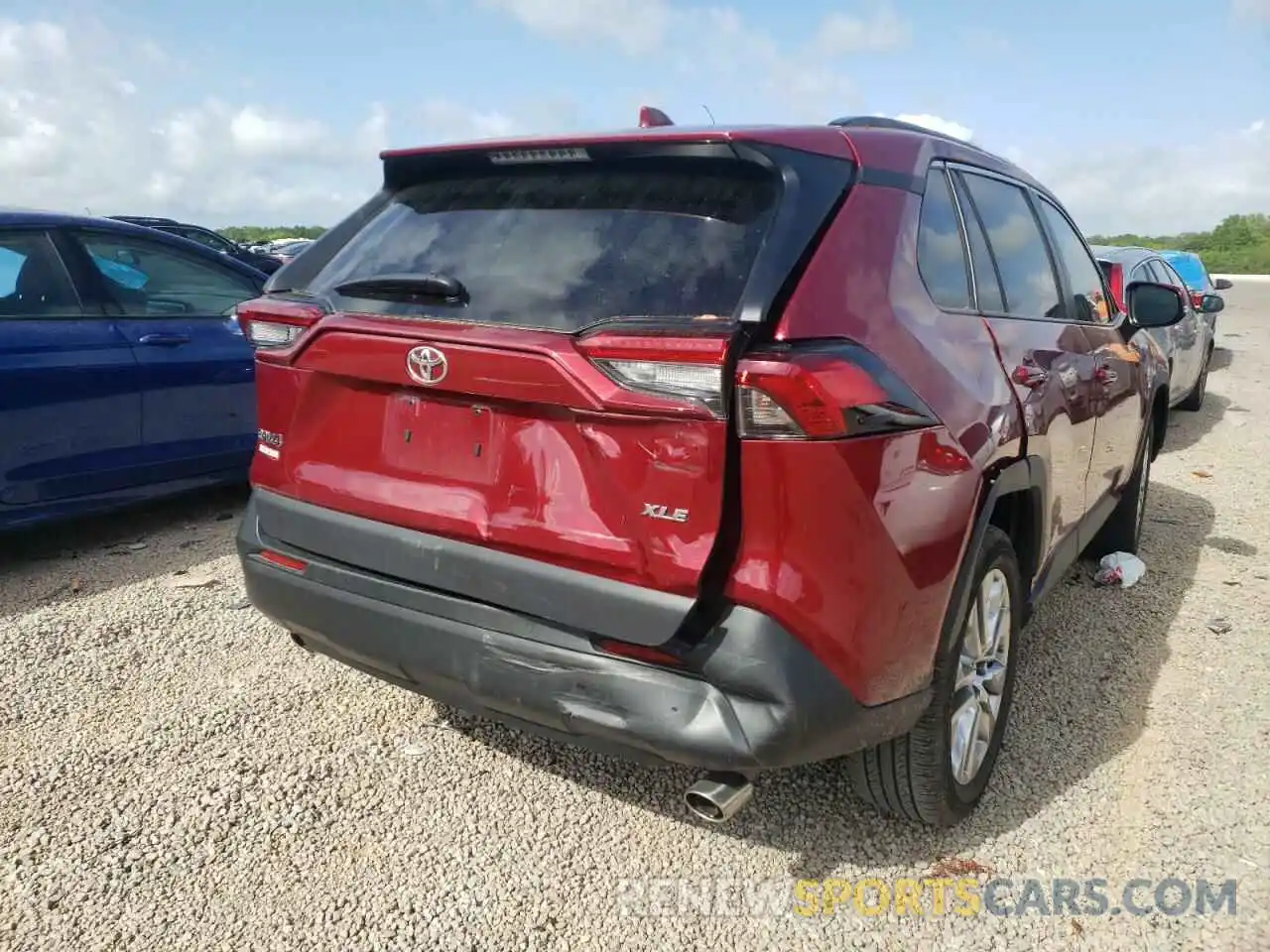 4 Photograph of a damaged car 2T3C1RFV2KW030777 TOYOTA RAV4 2019