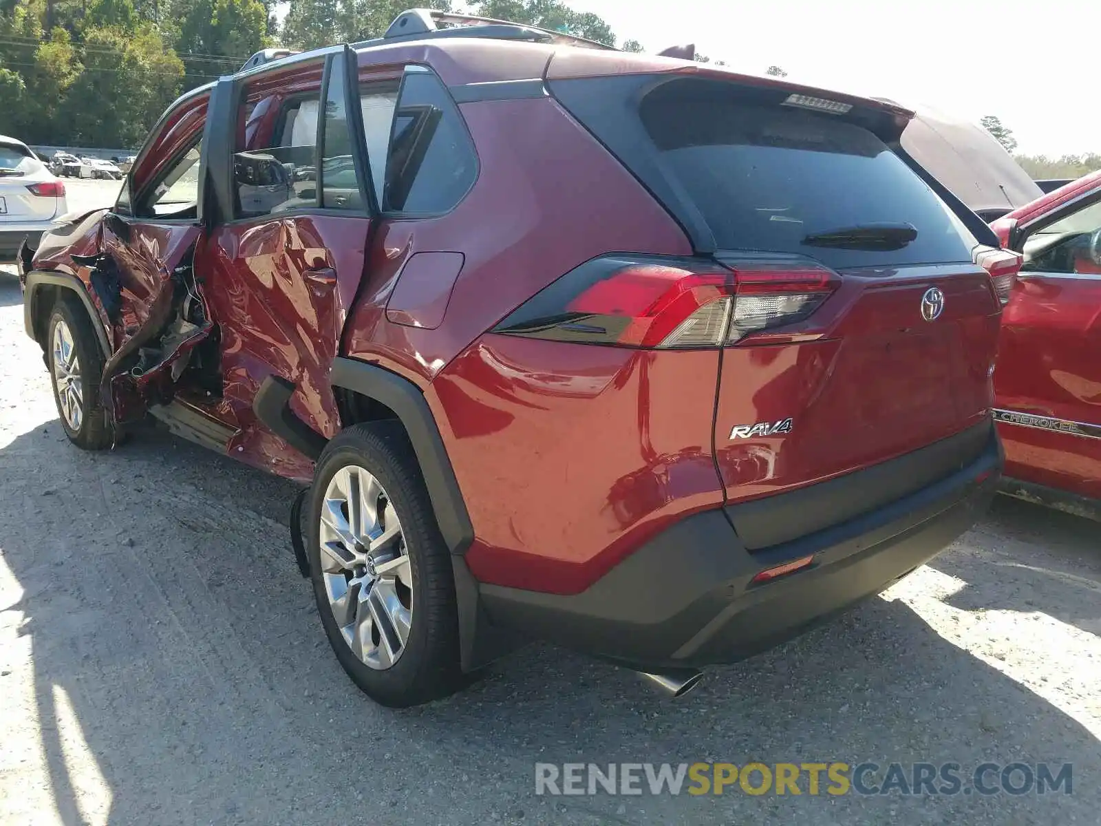 3 Photograph of a damaged car 2T3C1RFV2KW032254 TOYOTA RAV4 2019