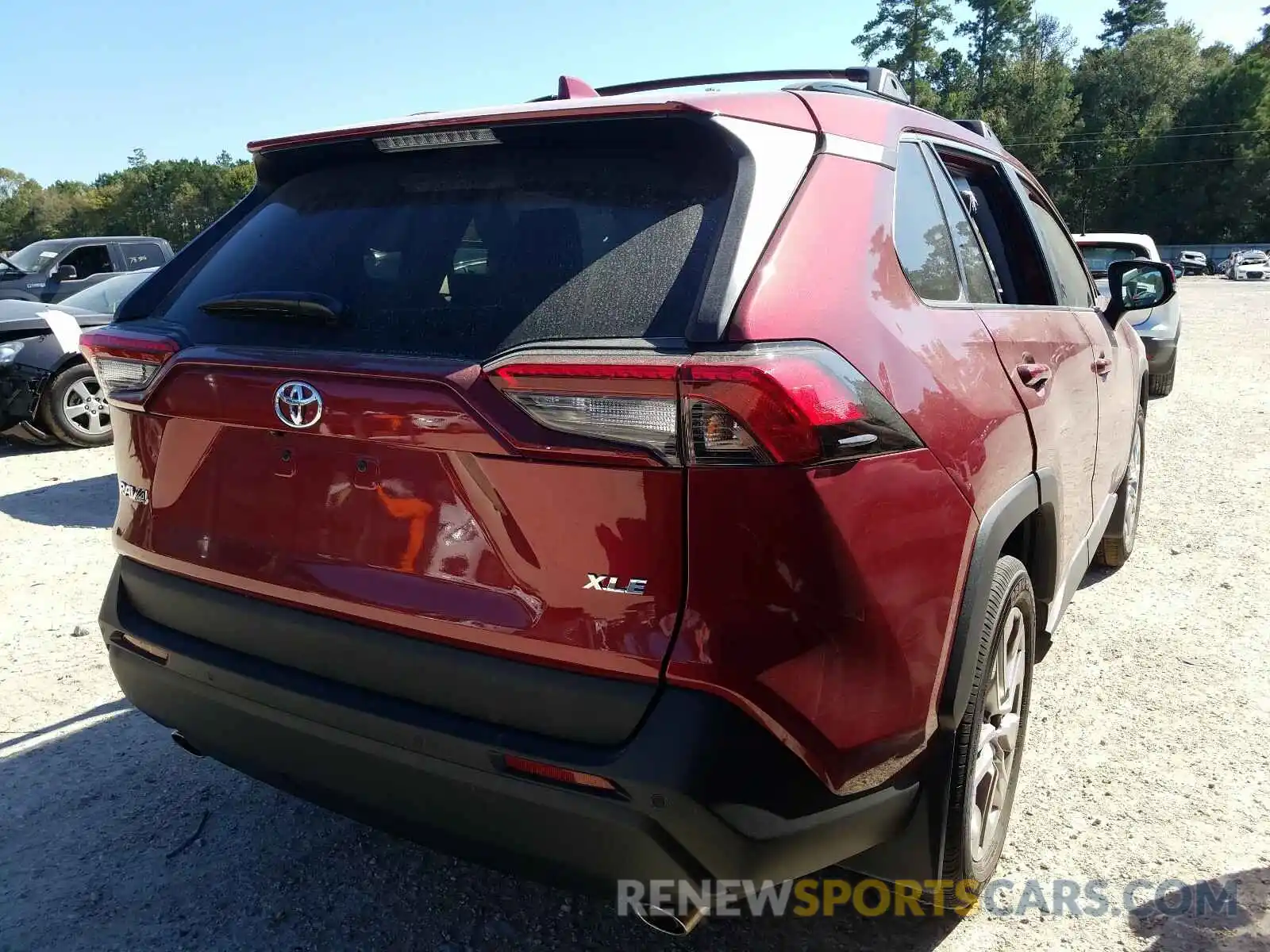 4 Photograph of a damaged car 2T3C1RFV2KW032254 TOYOTA RAV4 2019