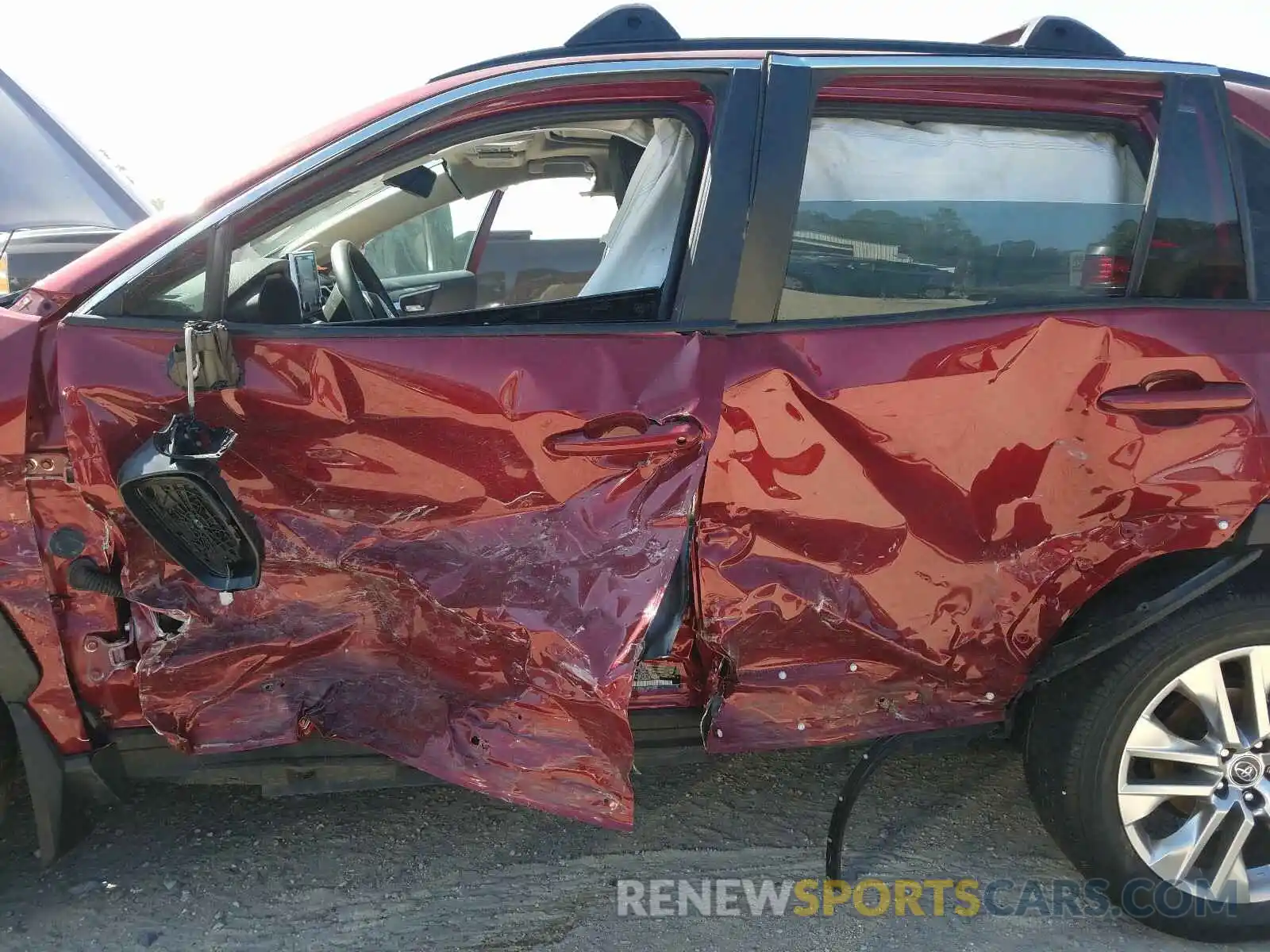 9 Photograph of a damaged car 2T3C1RFV2KW032254 TOYOTA RAV4 2019