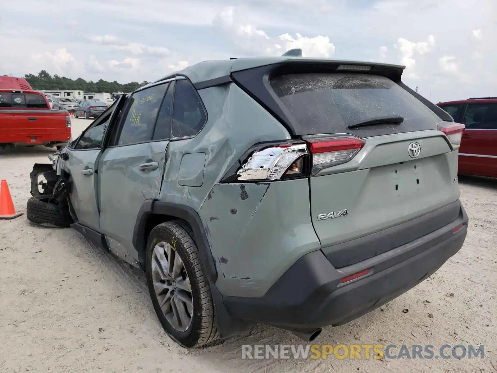 3 Фотография поврежденного автомобиля 2T3C1RFV2KW033422 TOYOTA RAV4 2019