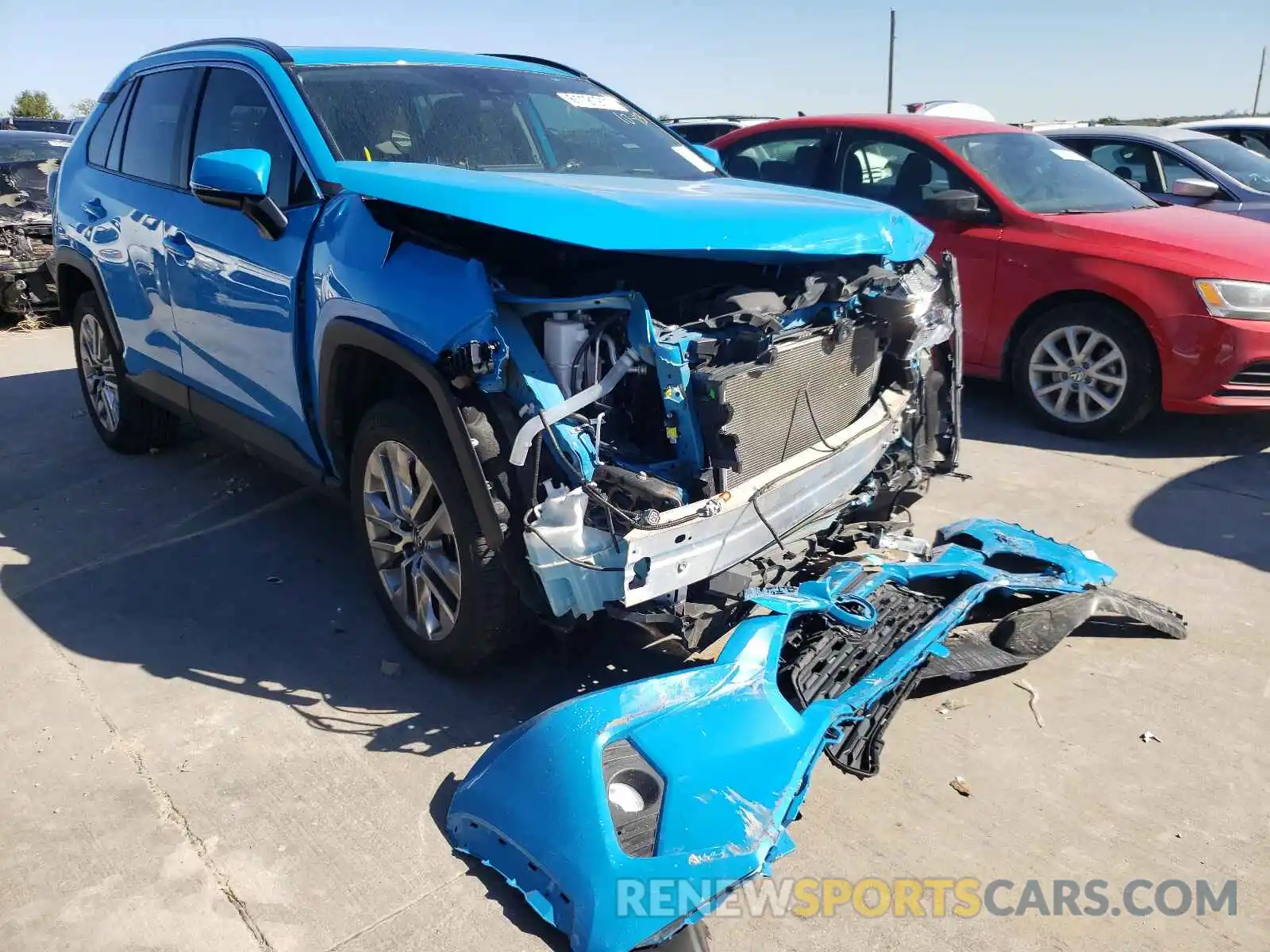 1 Photograph of a damaged car 2T3C1RFV2KW037471 TOYOTA RAV4 2019