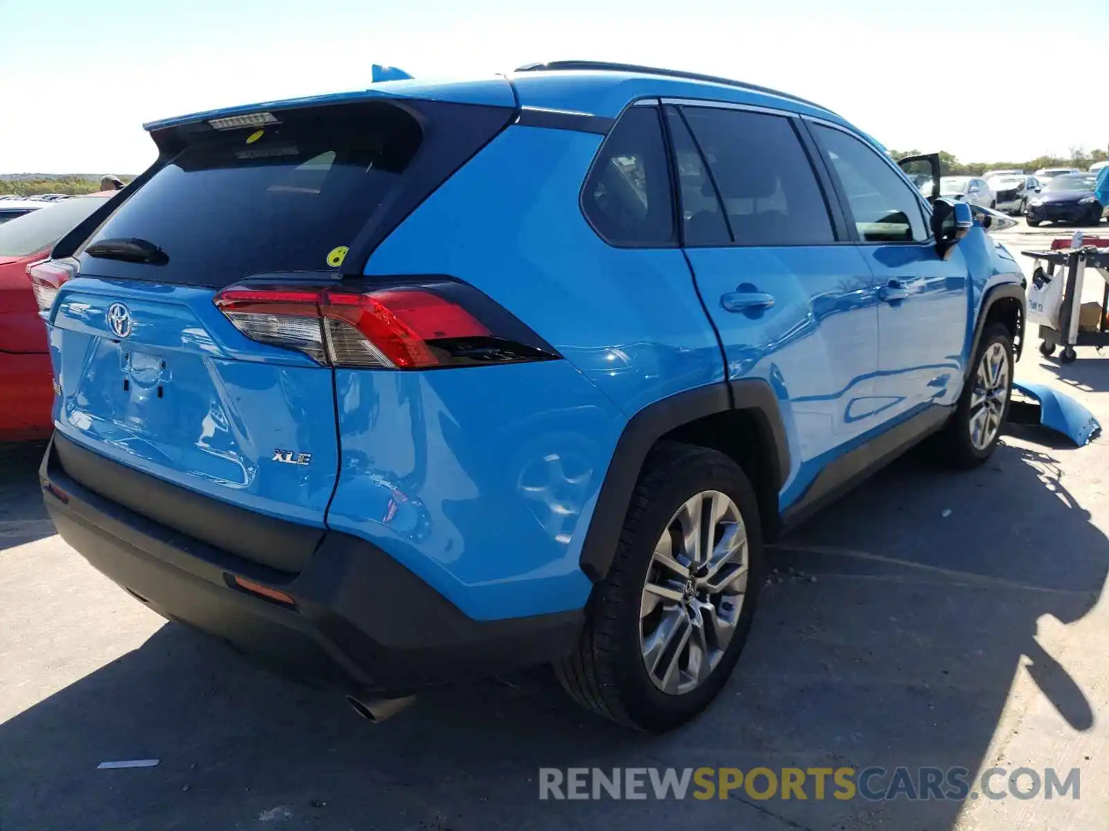 4 Photograph of a damaged car 2T3C1RFV2KW037471 TOYOTA RAV4 2019