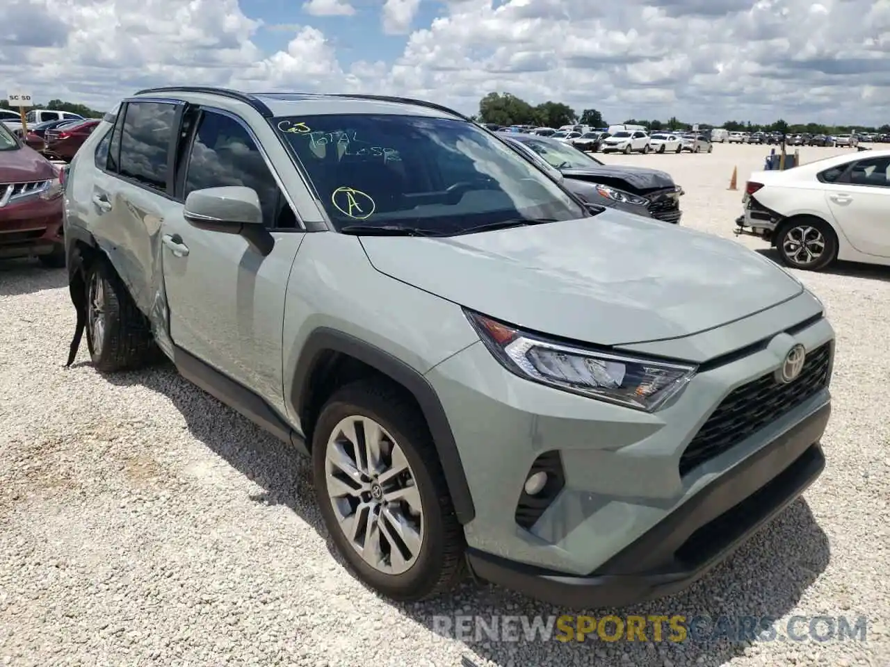 1 Photograph of a damaged car 2T3C1RFV2KW044162 TOYOTA RAV4 2019