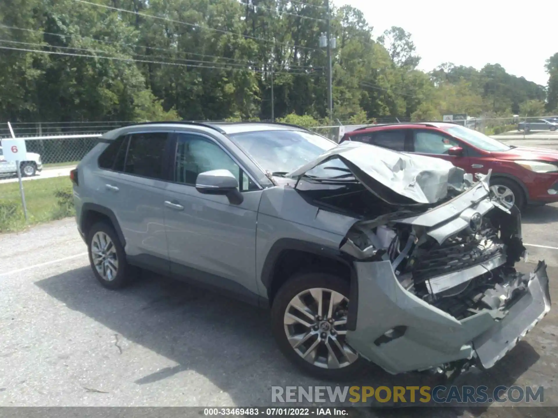 1 Photograph of a damaged car 2T3C1RFV2KW046171 TOYOTA RAV4 2019