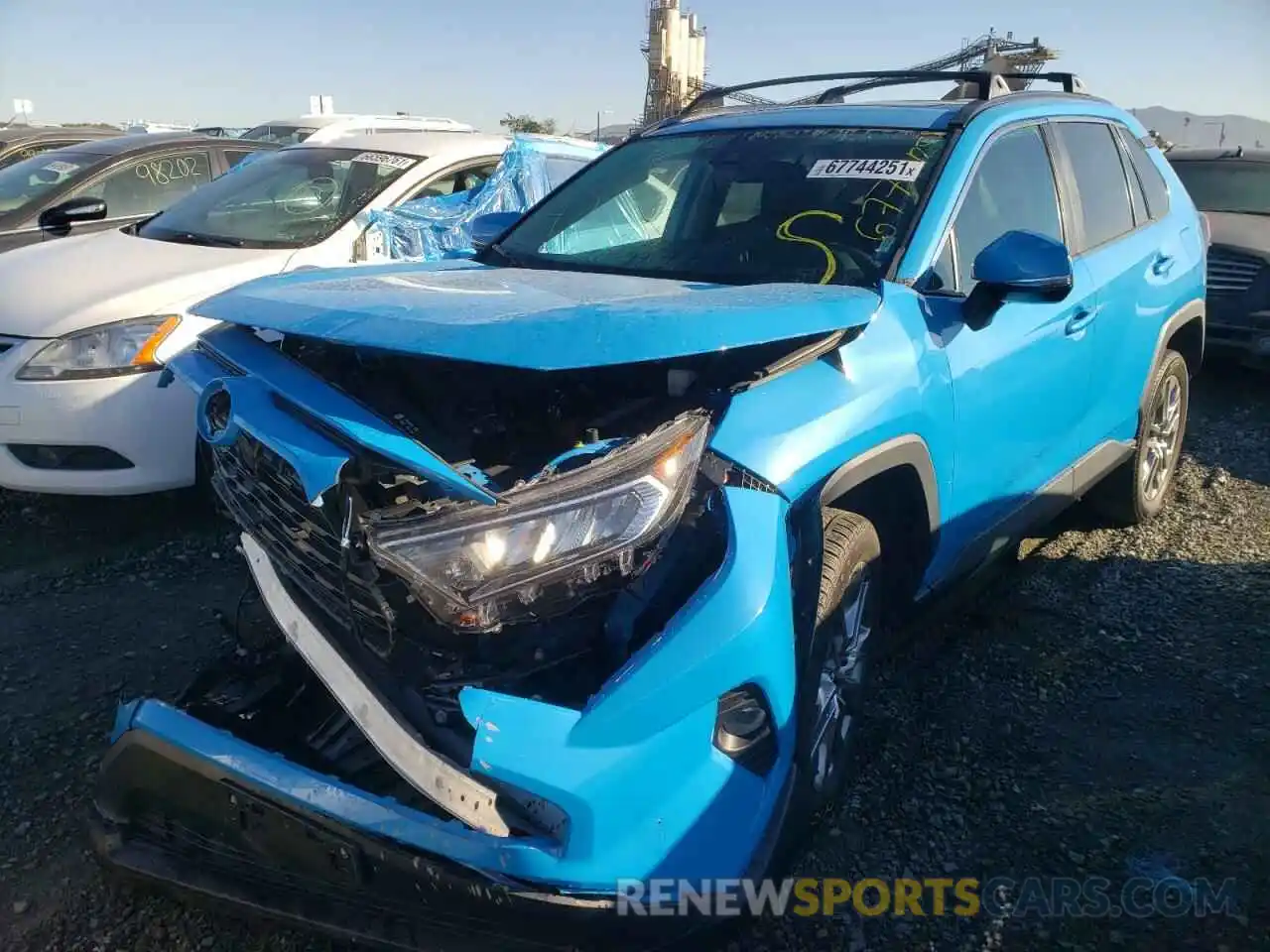 2 Photograph of a damaged car 2T3C1RFV2KW055338 TOYOTA RAV4 2019