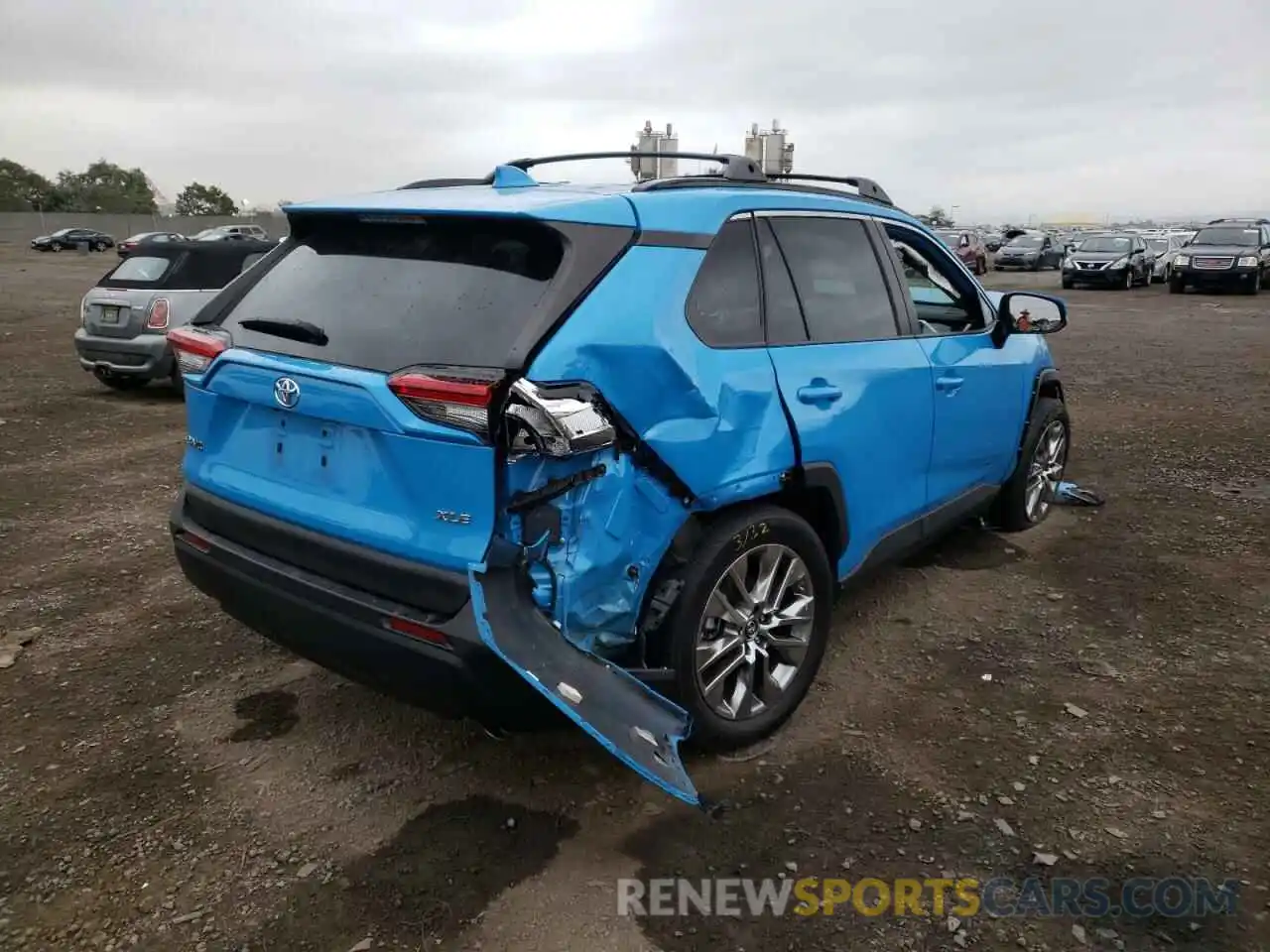 4 Photograph of a damaged car 2T3C1RFV2KW055338 TOYOTA RAV4 2019