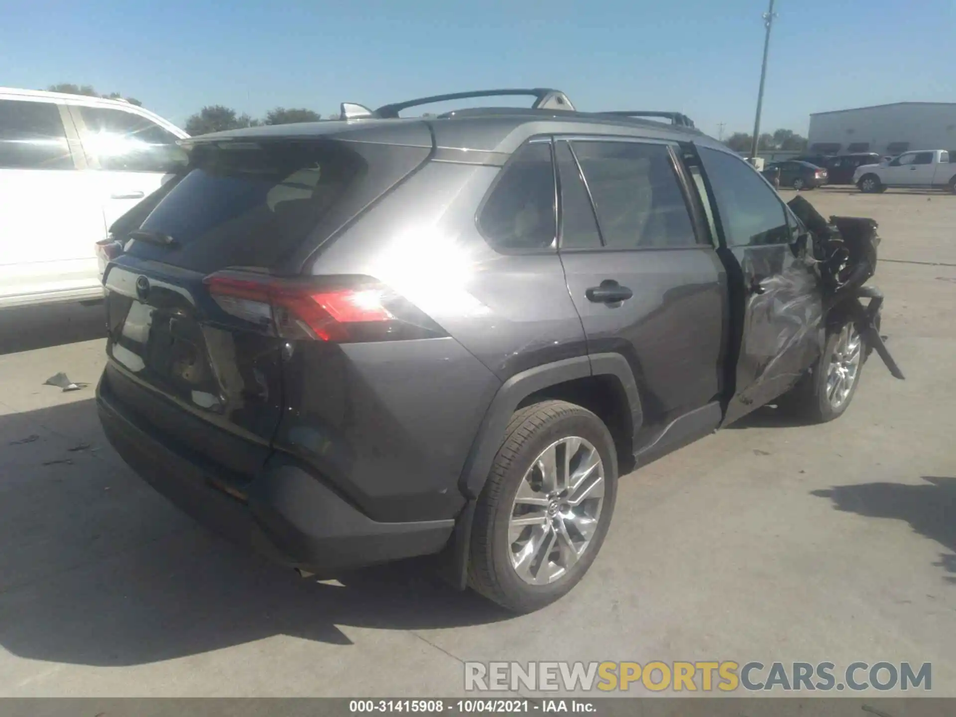 4 Photograph of a damaged car 2T3C1RFV3KC002732 TOYOTA RAV4 2019