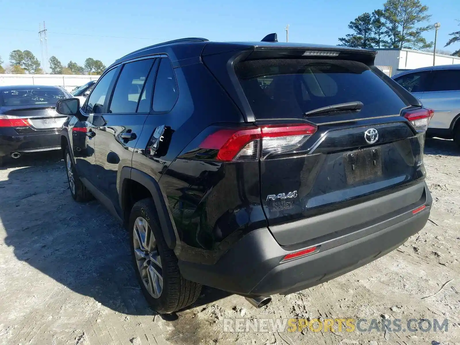 3 Photograph of a damaged car 2T3C1RFV3KC013486 TOYOTA RAV4 2019