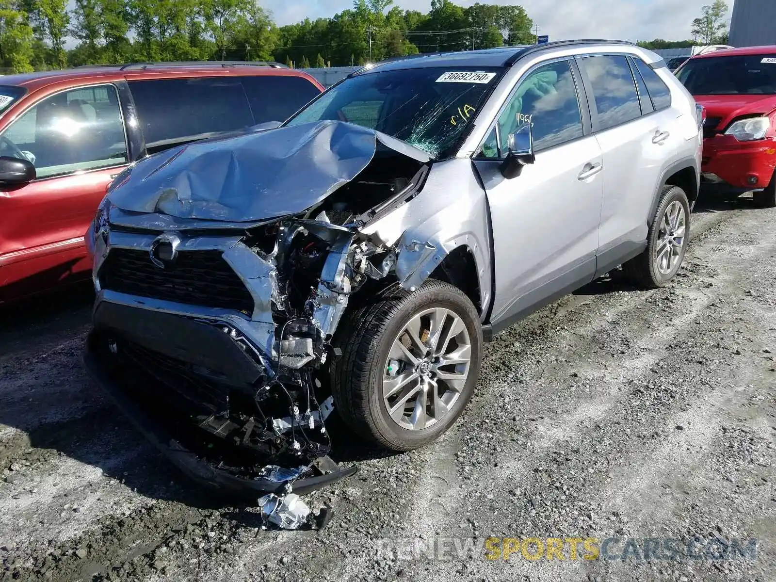 1 Photograph of a damaged car 2T3C1RFV3KC015657 TOYOTA RAV4 2019