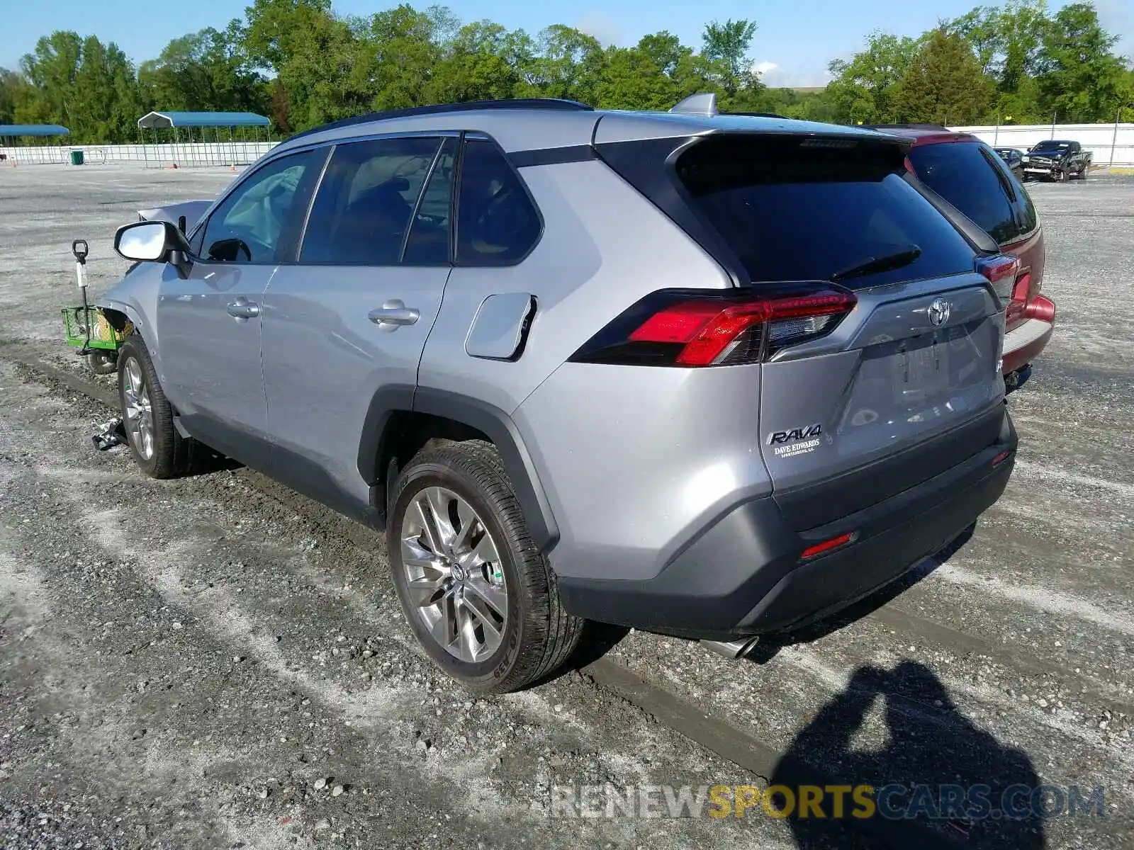 2 Photograph of a damaged car 2T3C1RFV3KC015657 TOYOTA RAV4 2019