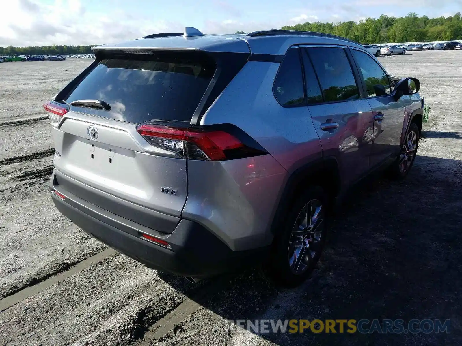 3 Photograph of a damaged car 2T3C1RFV3KC015657 TOYOTA RAV4 2019