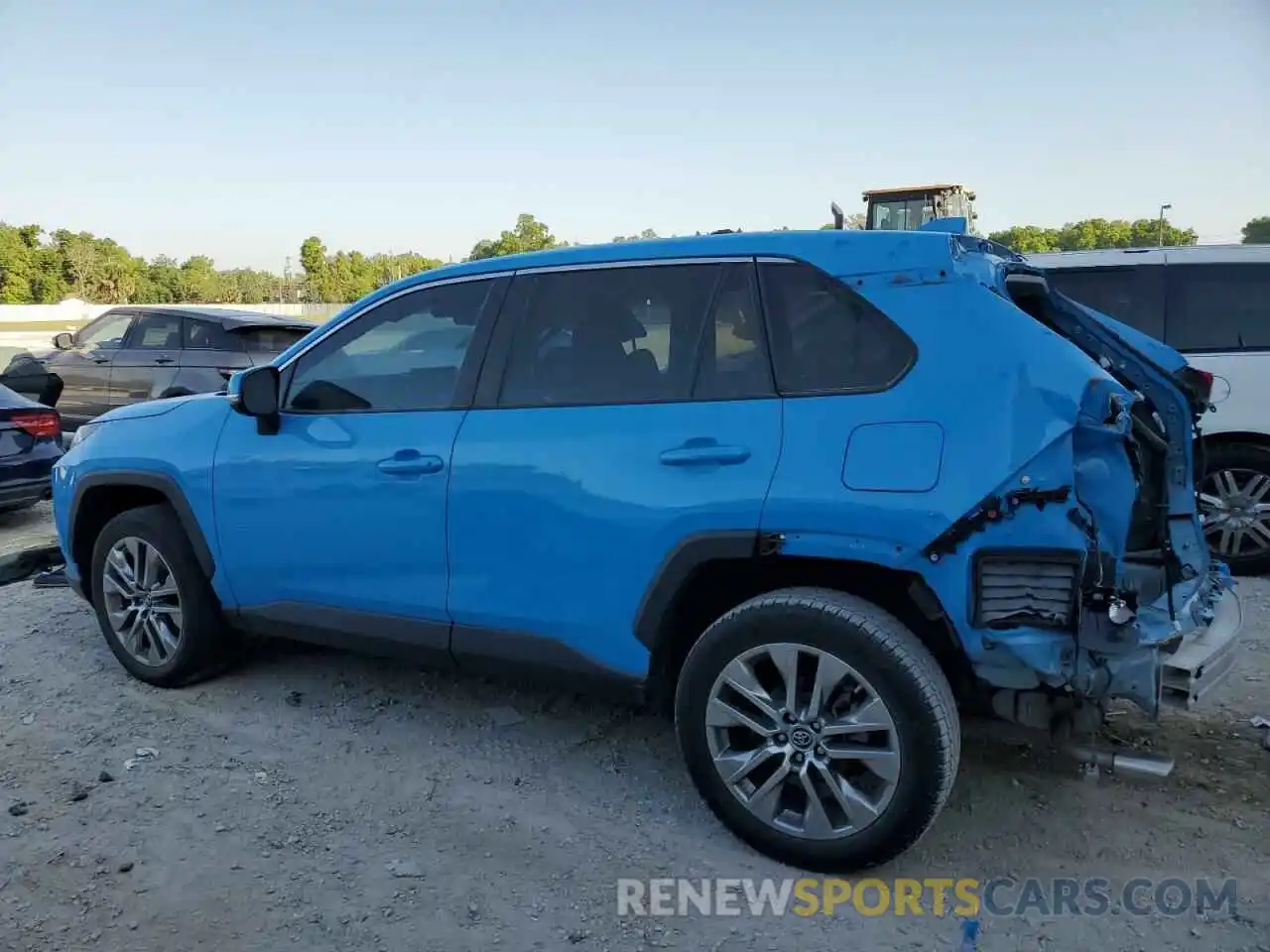 2 Фотография поврежденного автомобиля 2T3C1RFV3KC015979 TOYOTA RAV4 2019