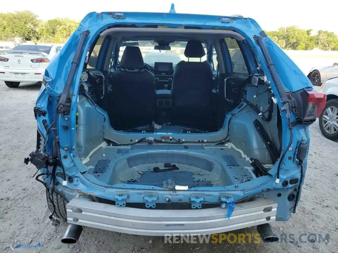 6 Photograph of a damaged car 2T3C1RFV3KC015979 TOYOTA RAV4 2019