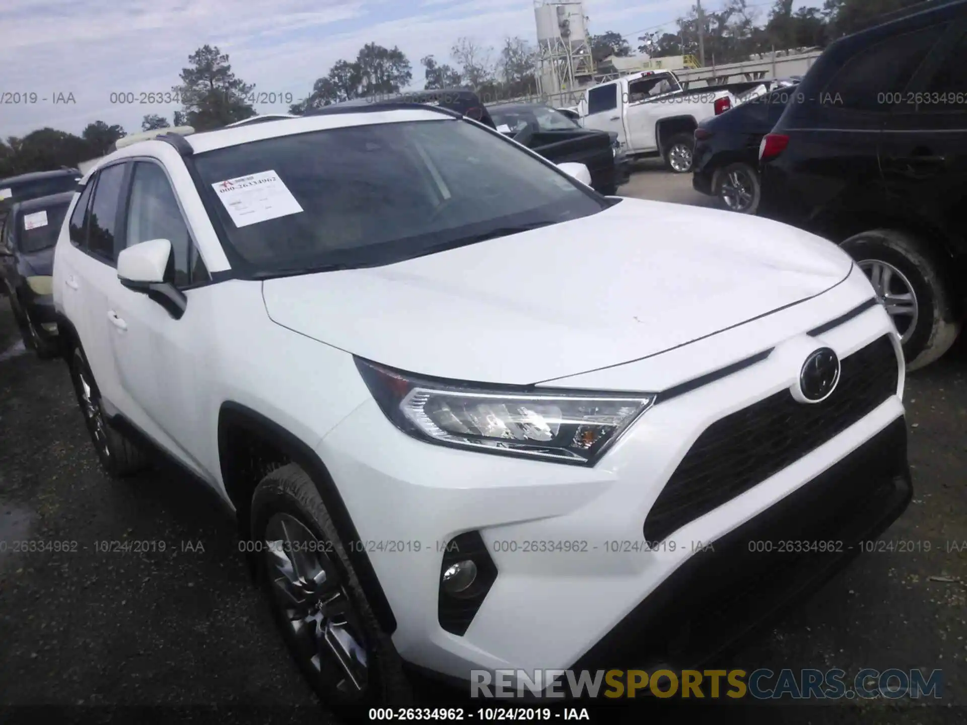 1 Photograph of a damaged car 2T3C1RFV3KC022818 TOYOTA RAV4 2019