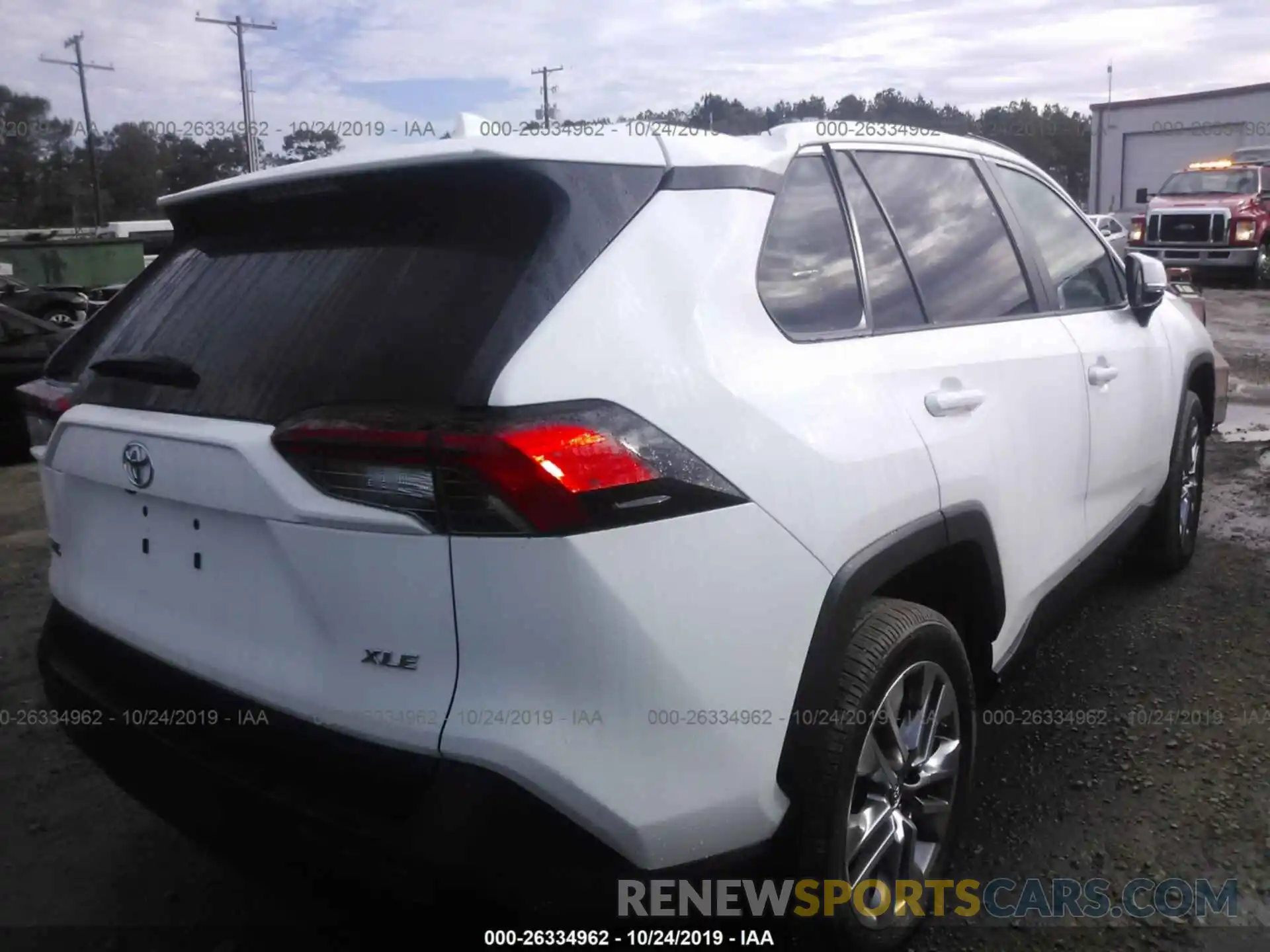 4 Photograph of a damaged car 2T3C1RFV3KC022818 TOYOTA RAV4 2019