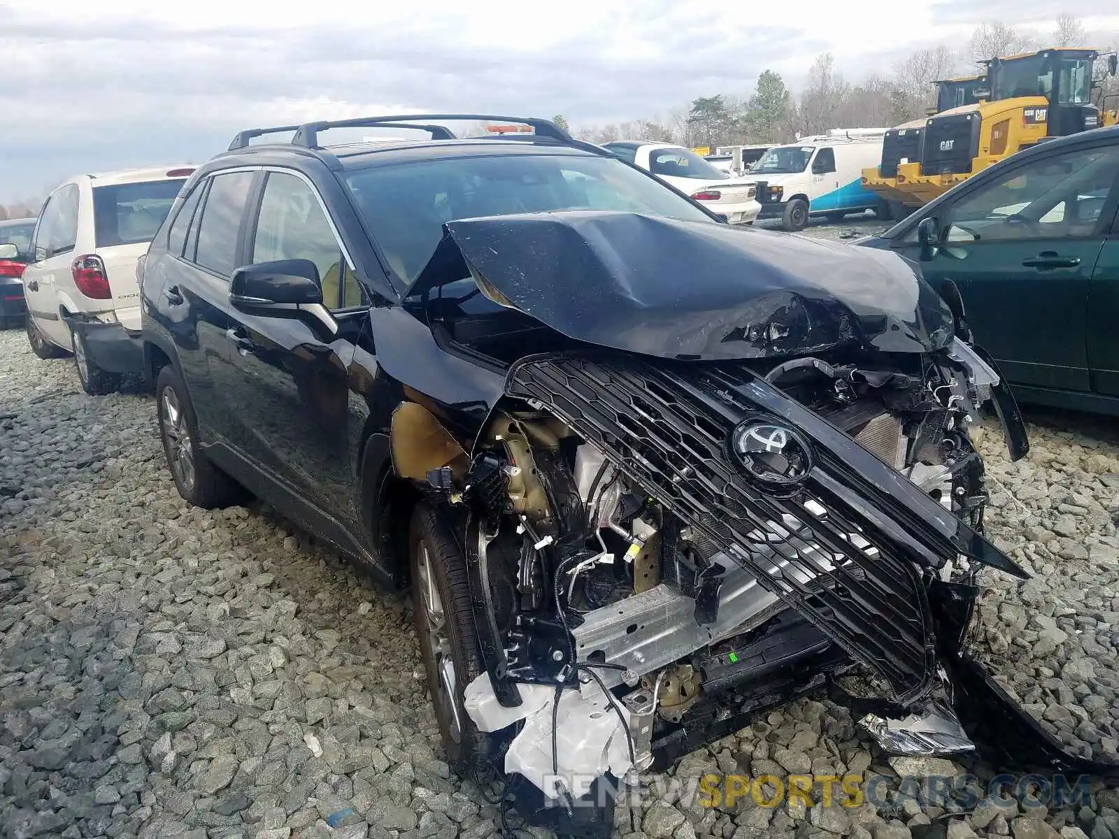 1 Photograph of a damaged car 2T3C1RFV3KC032197 TOYOTA RAV4 2019