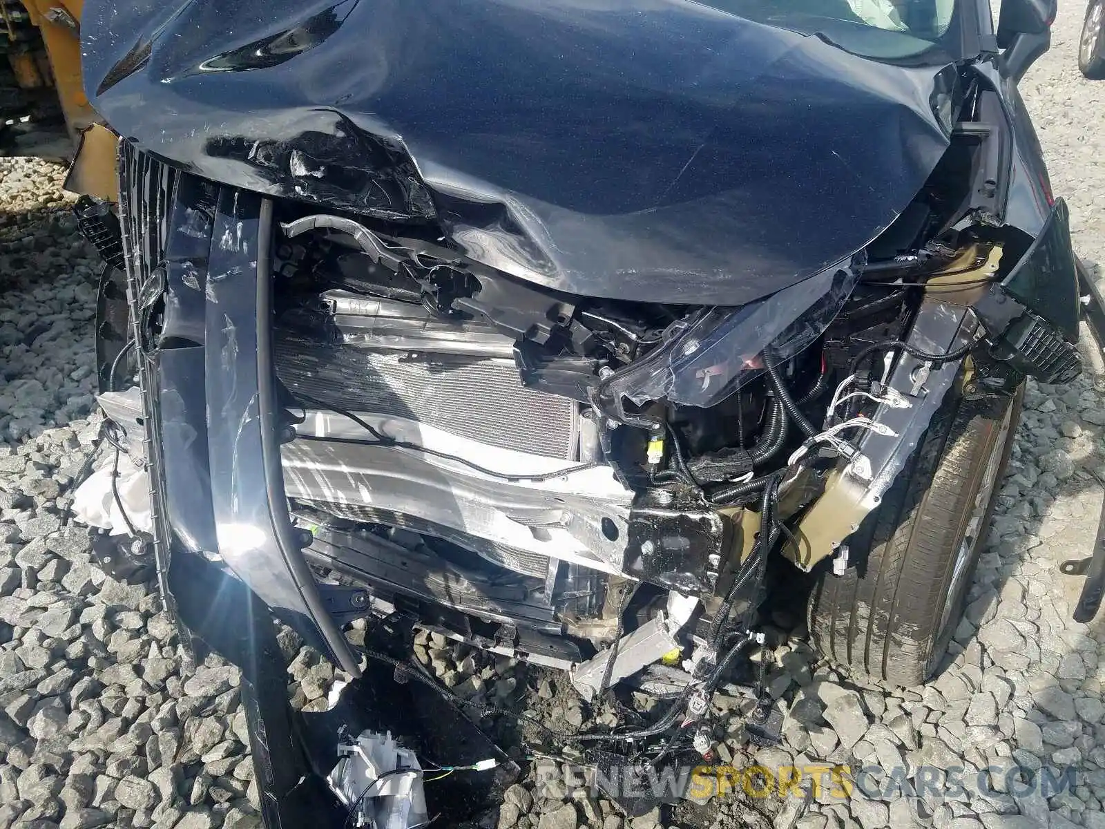 9 Photograph of a damaged car 2T3C1RFV3KC032197 TOYOTA RAV4 2019