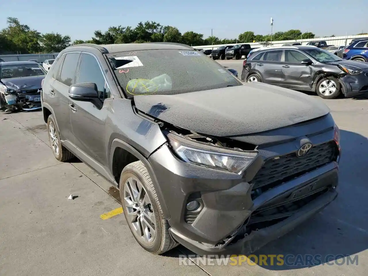 1 Фотография поврежденного автомобиля 2T3C1RFV3KC033009 TOYOTA RAV4 2019