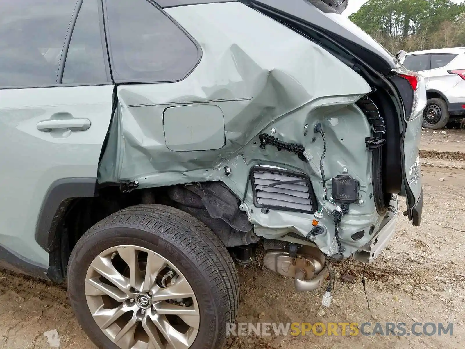 9 Photograph of a damaged car 2T3C1RFV3KW013177 TOYOTA RAV4 2019