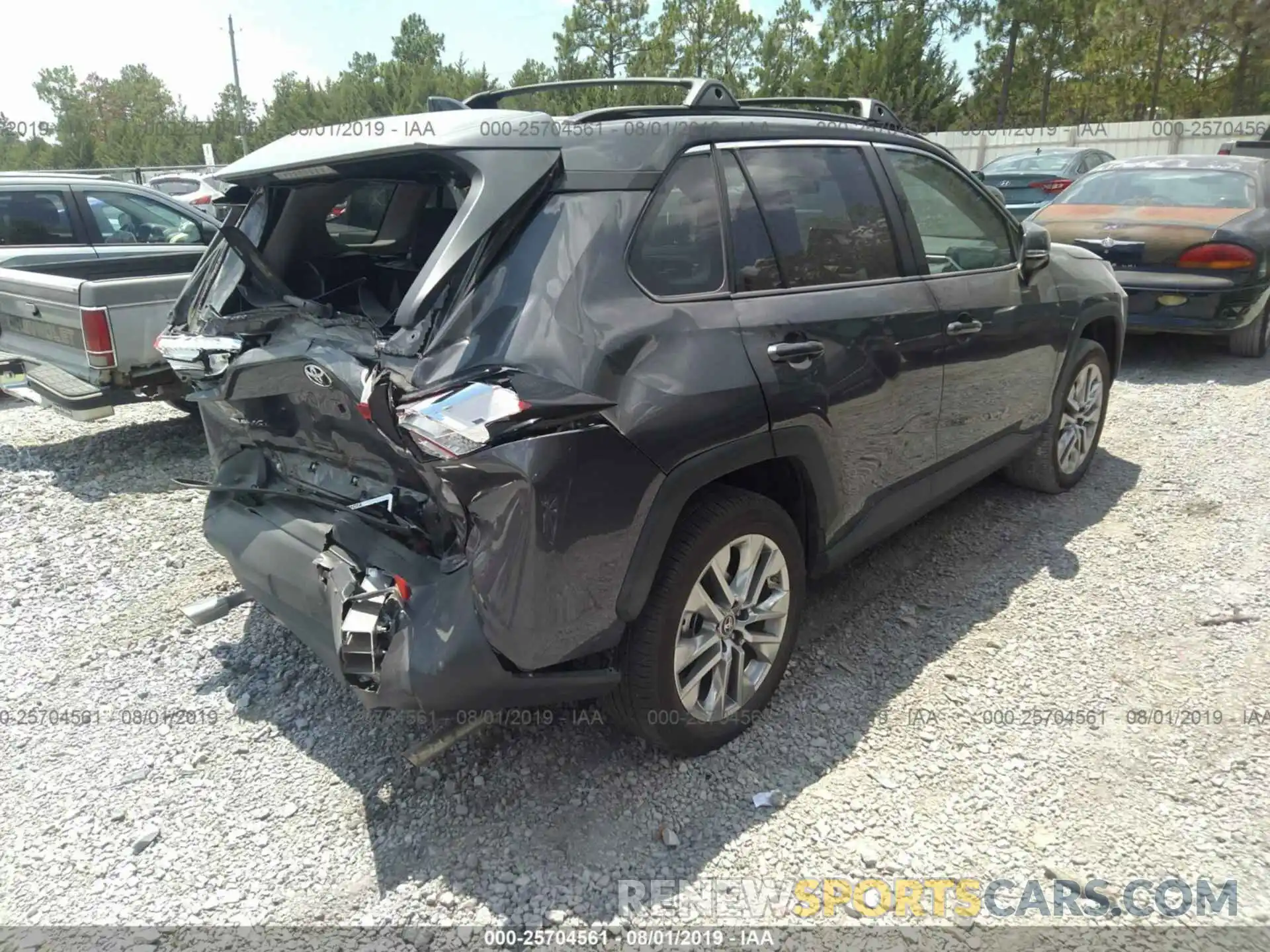 4 Photograph of a damaged car 2T3C1RFV3KW016564 TOYOTA RAV4 2019