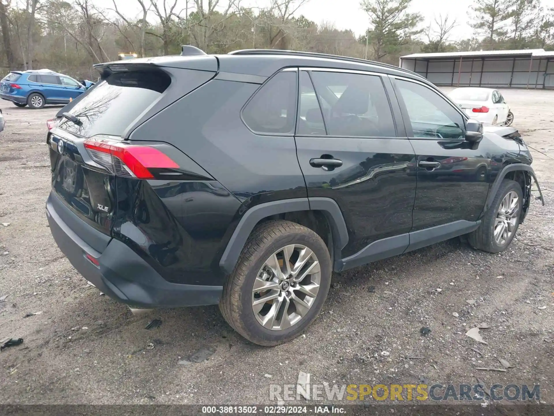 4 Photograph of a damaged car 2T3C1RFV3KW022798 TOYOTA RAV4 2019