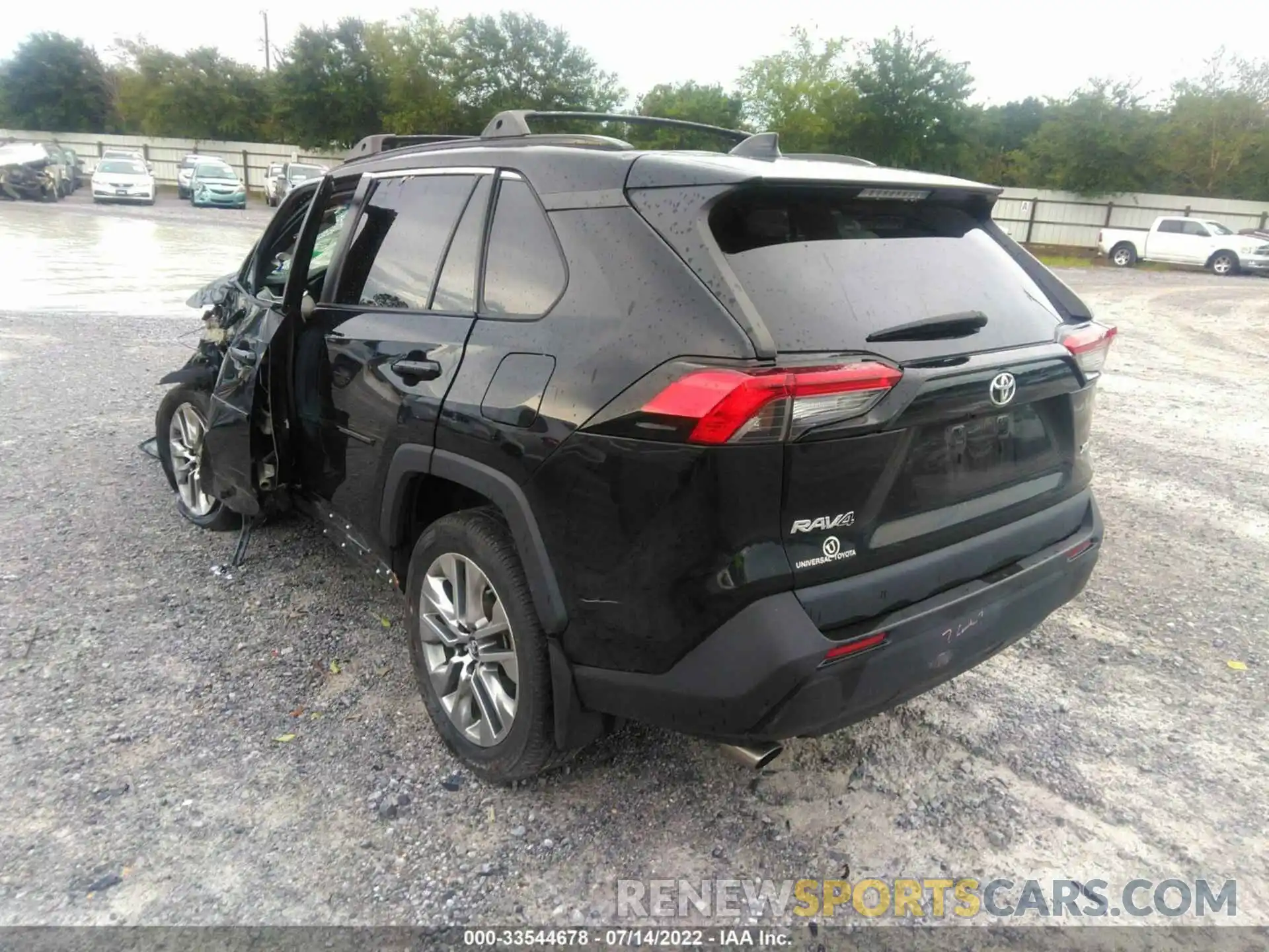 3 Photograph of a damaged car 2T3C1RFV3KW025085 TOYOTA RAV4 2019