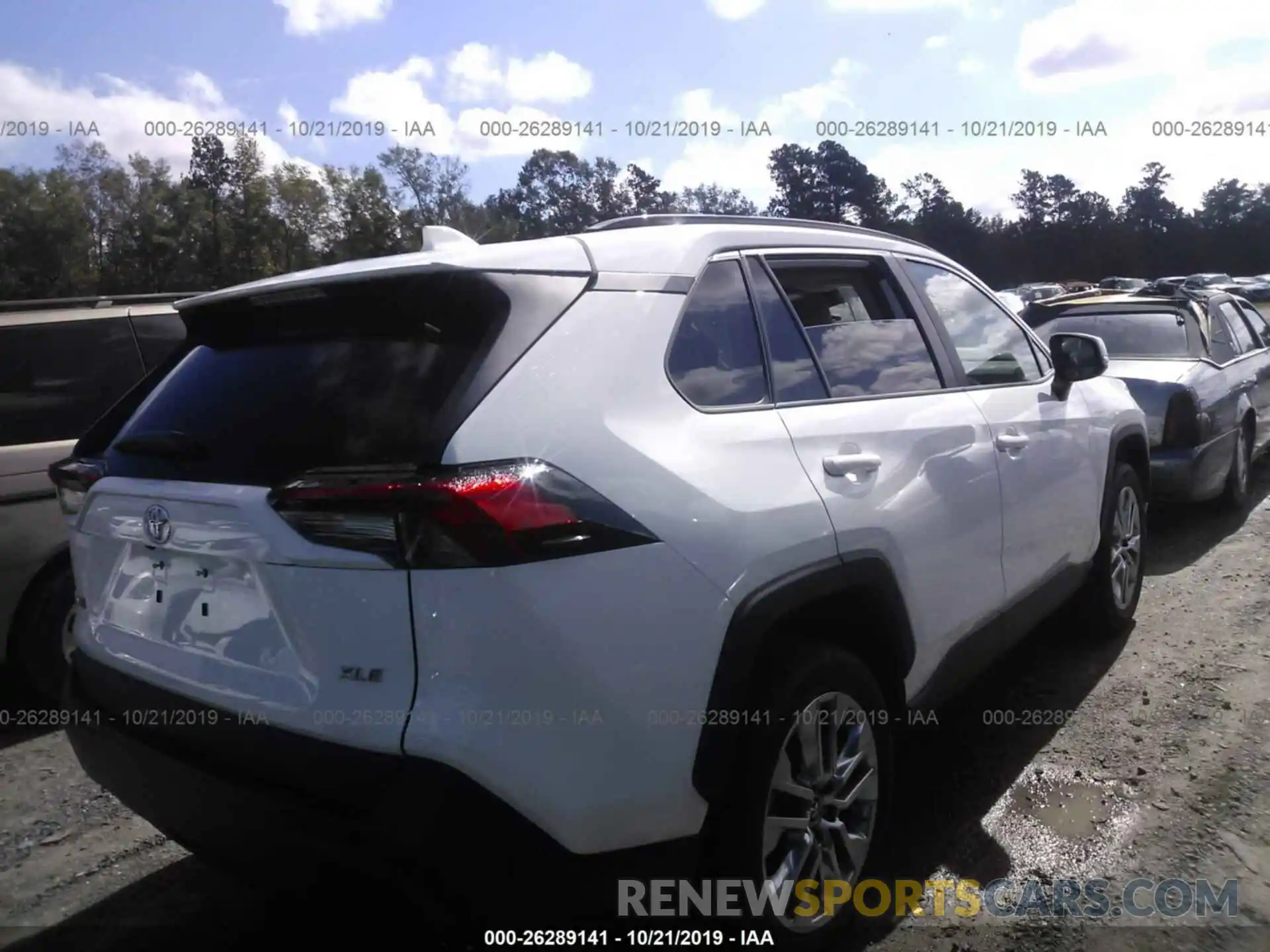 4 Photograph of a damaged car 2T3C1RFV3KW025880 TOYOTA RAV4 2019