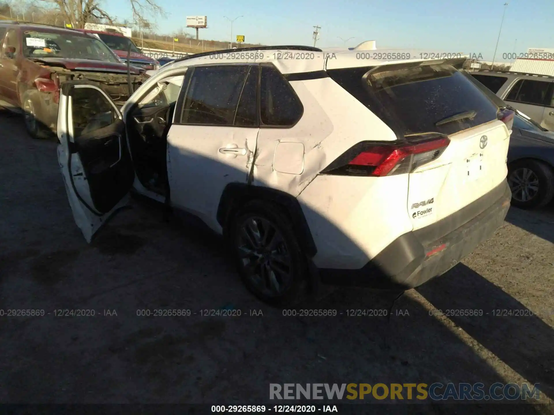 3 Photograph of a damaged car 2T3C1RFV3KW032344 TOYOTA RAV4 2019