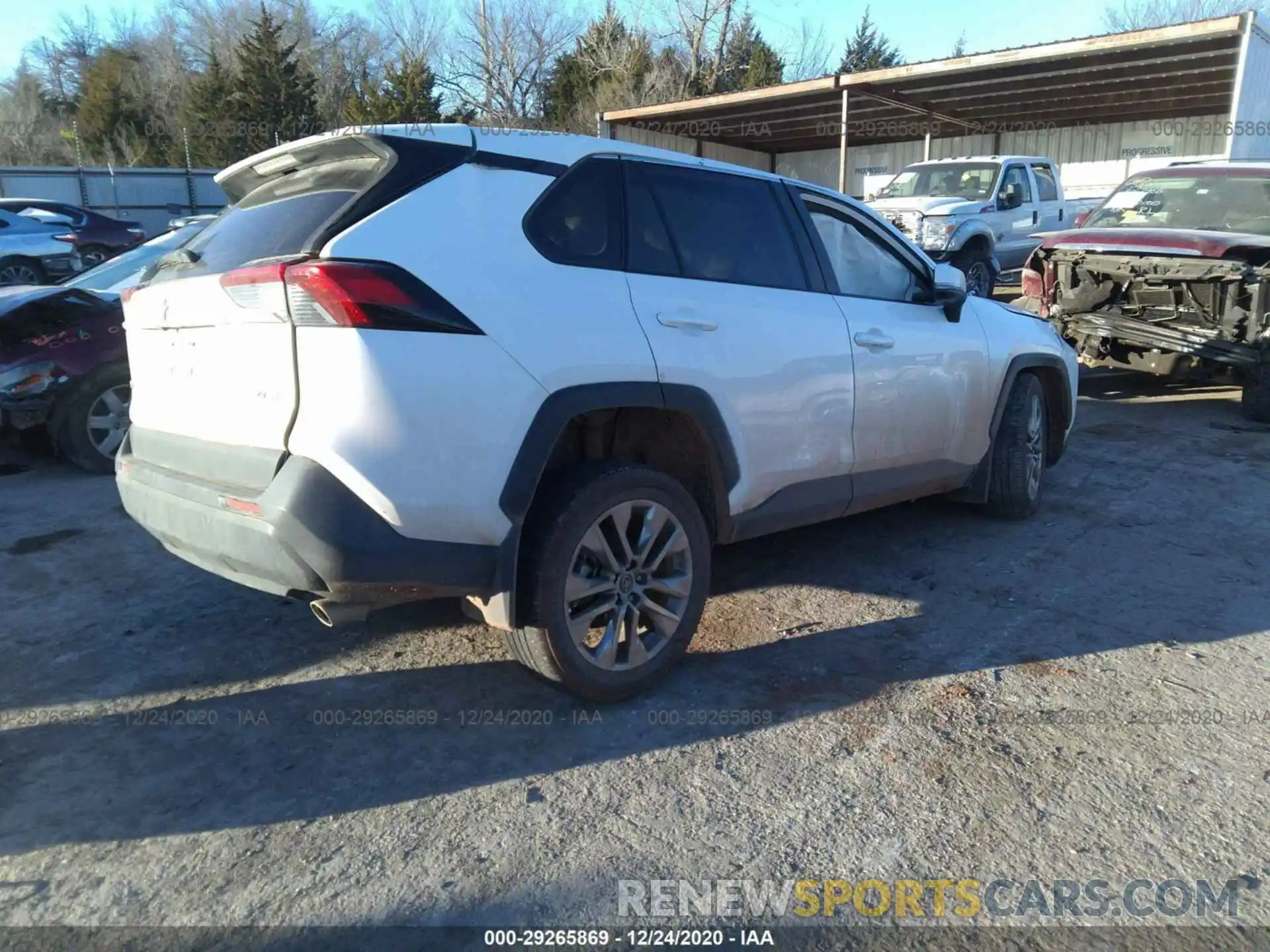 4 Photograph of a damaged car 2T3C1RFV3KW032344 TOYOTA RAV4 2019