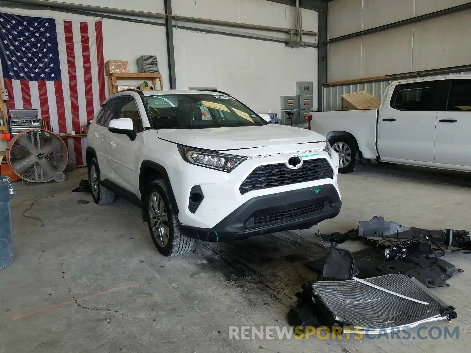 1 Photograph of a damaged car 2T3C1RFV3KW035485 TOYOTA RAV4 2019