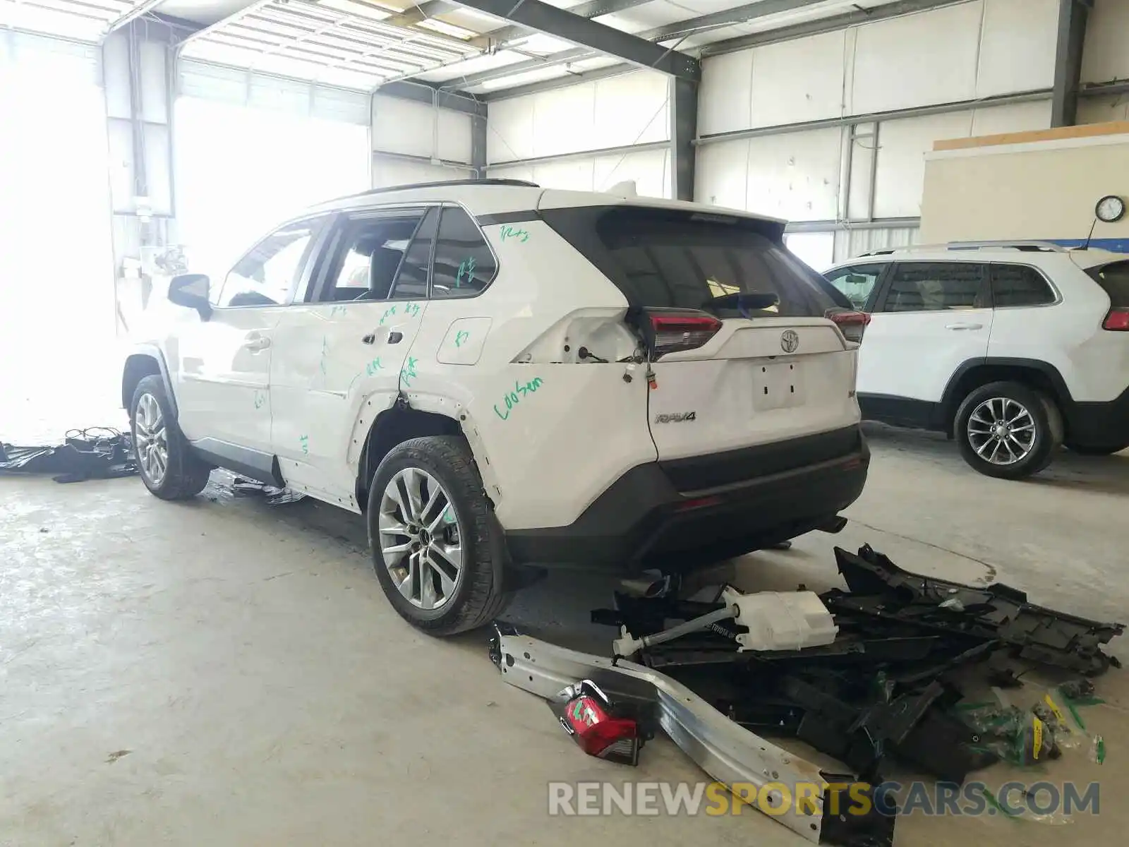 3 Фотография поврежденного автомобиля 2T3C1RFV3KW035485 TOYOTA RAV4 2019