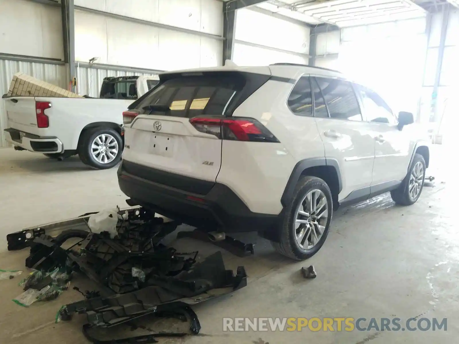 4 Photograph of a damaged car 2T3C1RFV3KW035485 TOYOTA RAV4 2019