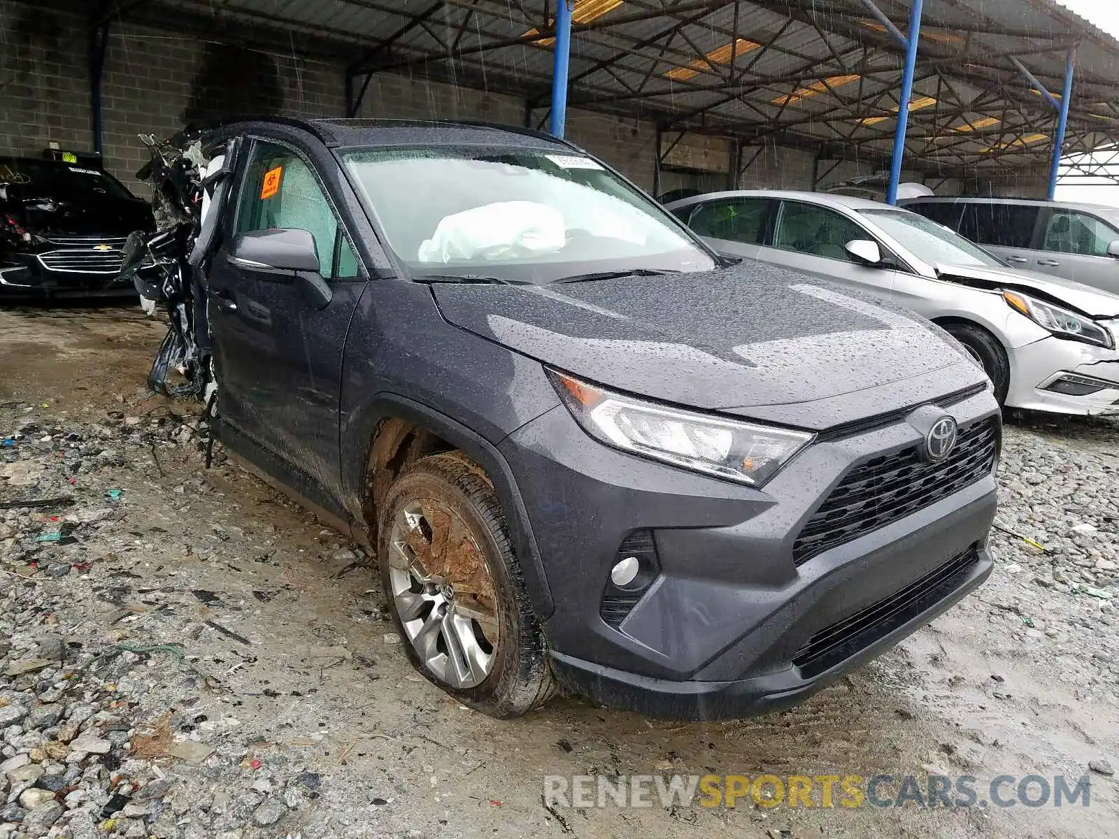 1 Photograph of a damaged car 2T3C1RFV3KW047412 TOYOTA RAV4 2019